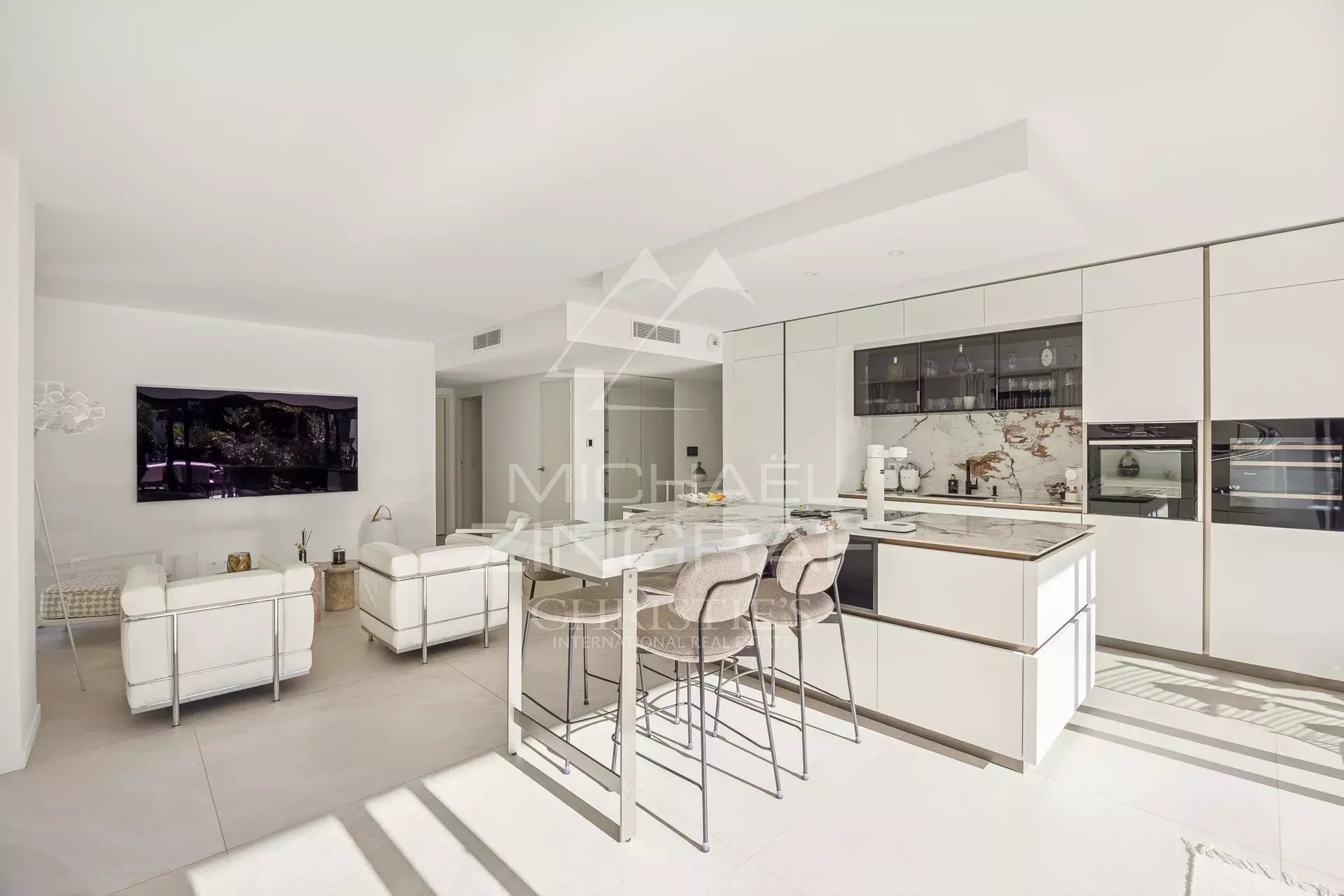 Wohnung – Außergewöhnliches Gartengeschoss – Luxusresidenz 2024/2025 – 80 m² – 250 m² Garten – Zwei Garagen