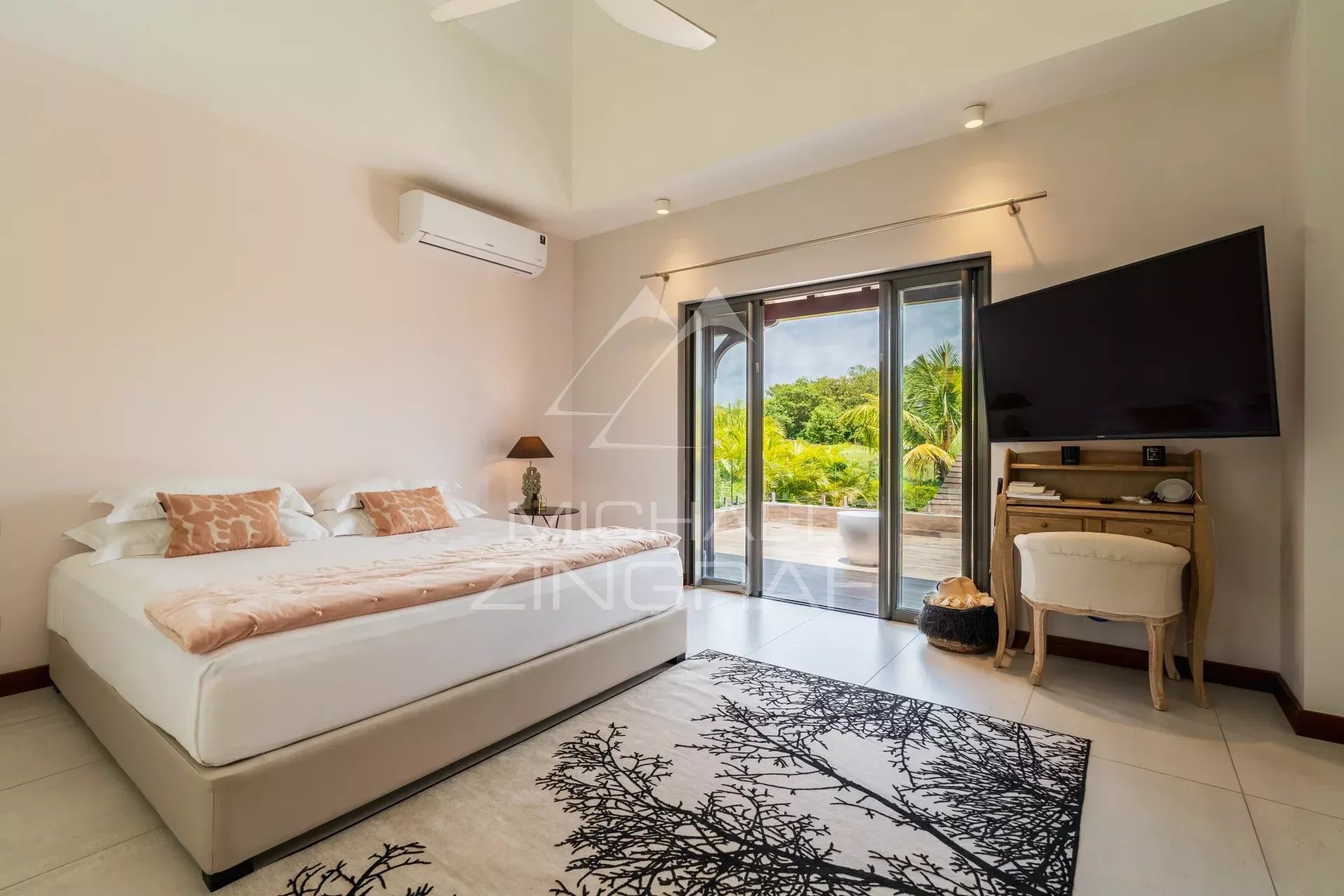 Élégante villa contemporaine face au golf - Bel Ombre