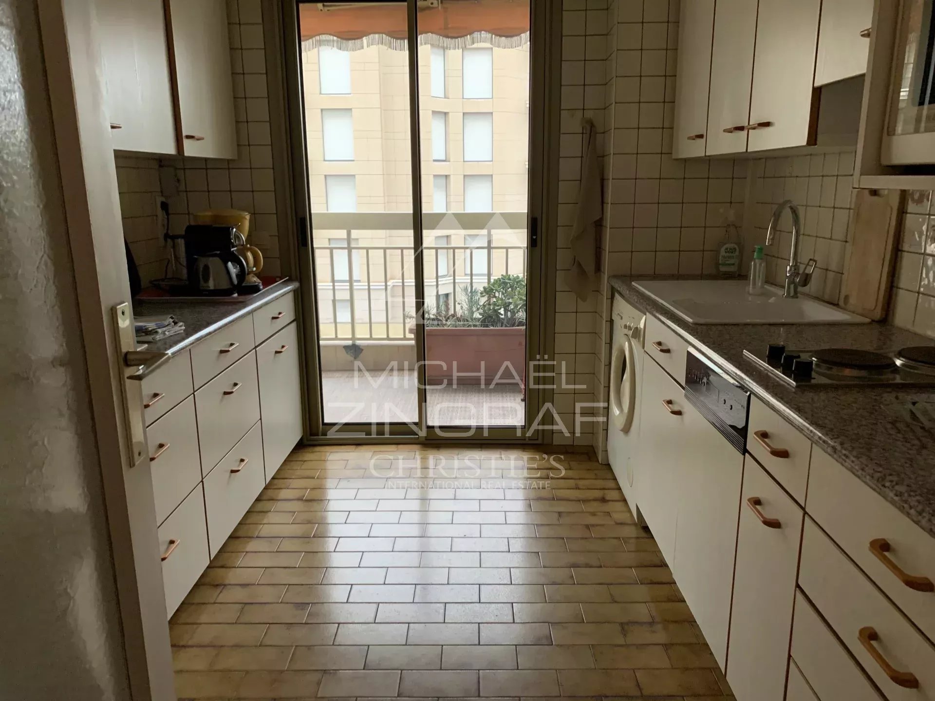 CANNES BANANE – 2-ZIMMER-WOHNUNG MIT TERRASSEN UND PARKPLATZ