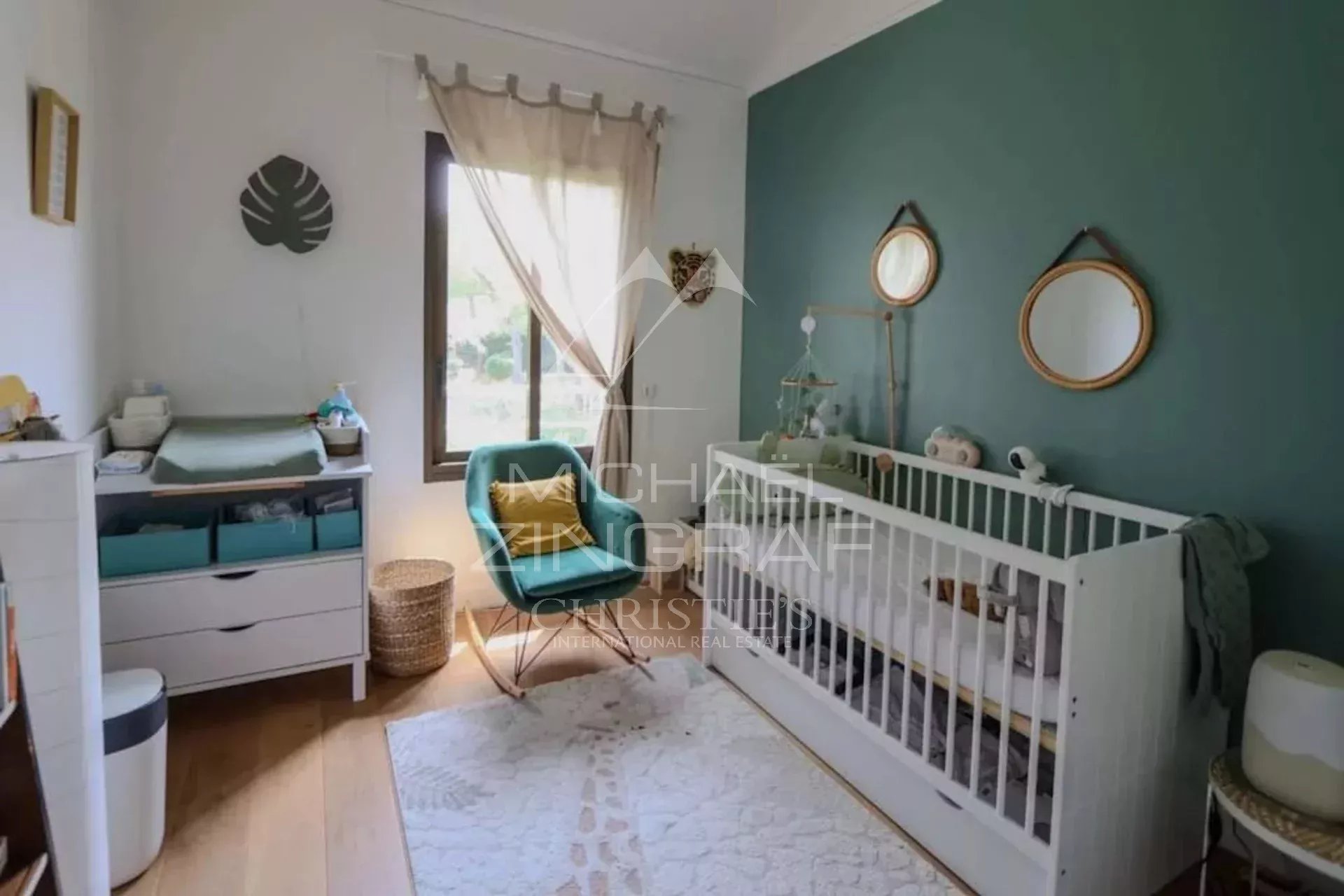 Dernier Étage Antibes – Appartement 4 Pièces avec Vue d’Exception et Prestations de Luxe