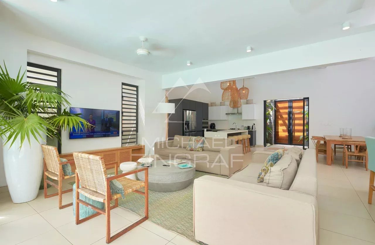 Villa avec piscine dans une résidence sécurisée à Péreybère