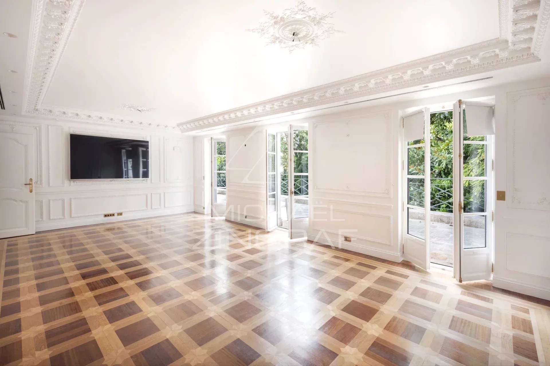 A vendre - Hotel Particulier - Jardin - Piscine