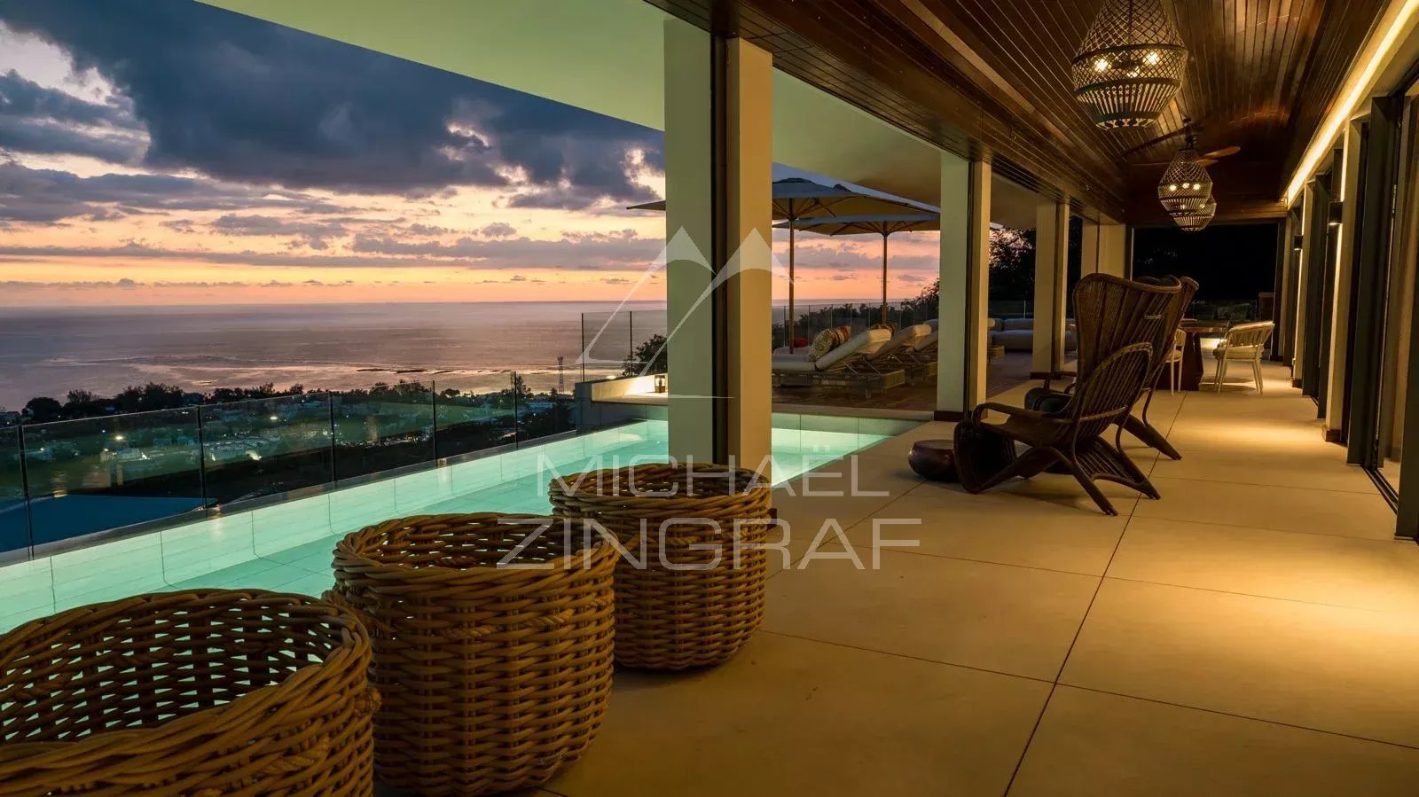 Île Maurice – Villa d’Exception Ultra Luxe avec Vue Panoramique sur Le Morne – Rivière Noire