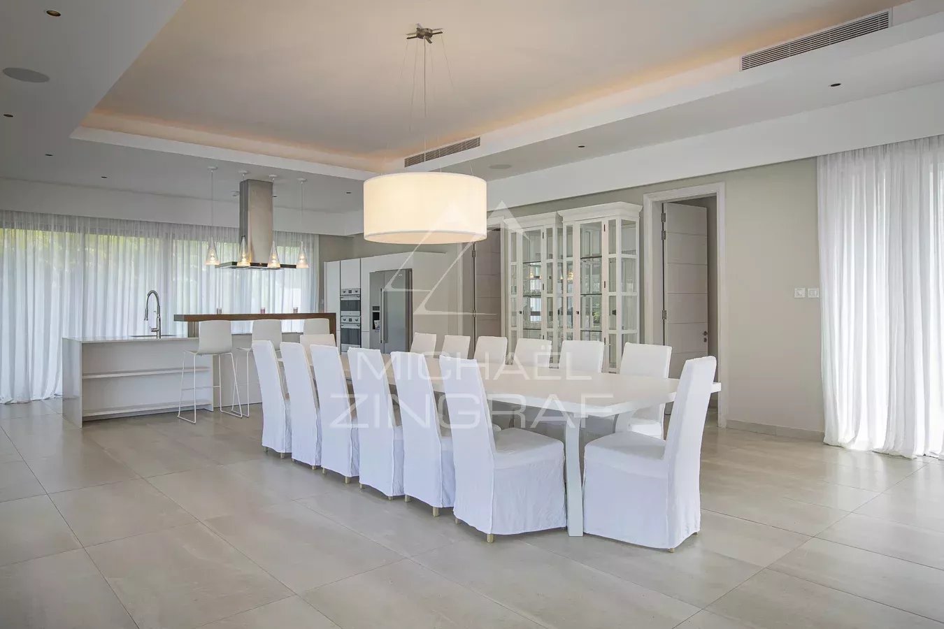 Außergewöhnliche Villa im Herzen des Wohnviertels The Gardens