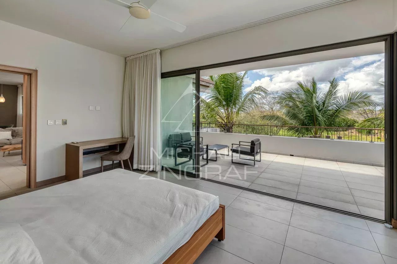 Penthouse with Golf View – Mont Choisy