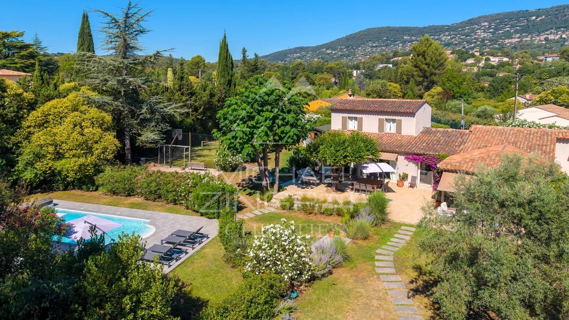 Family Villa with Landscaped Gardens and Leisure Facilities