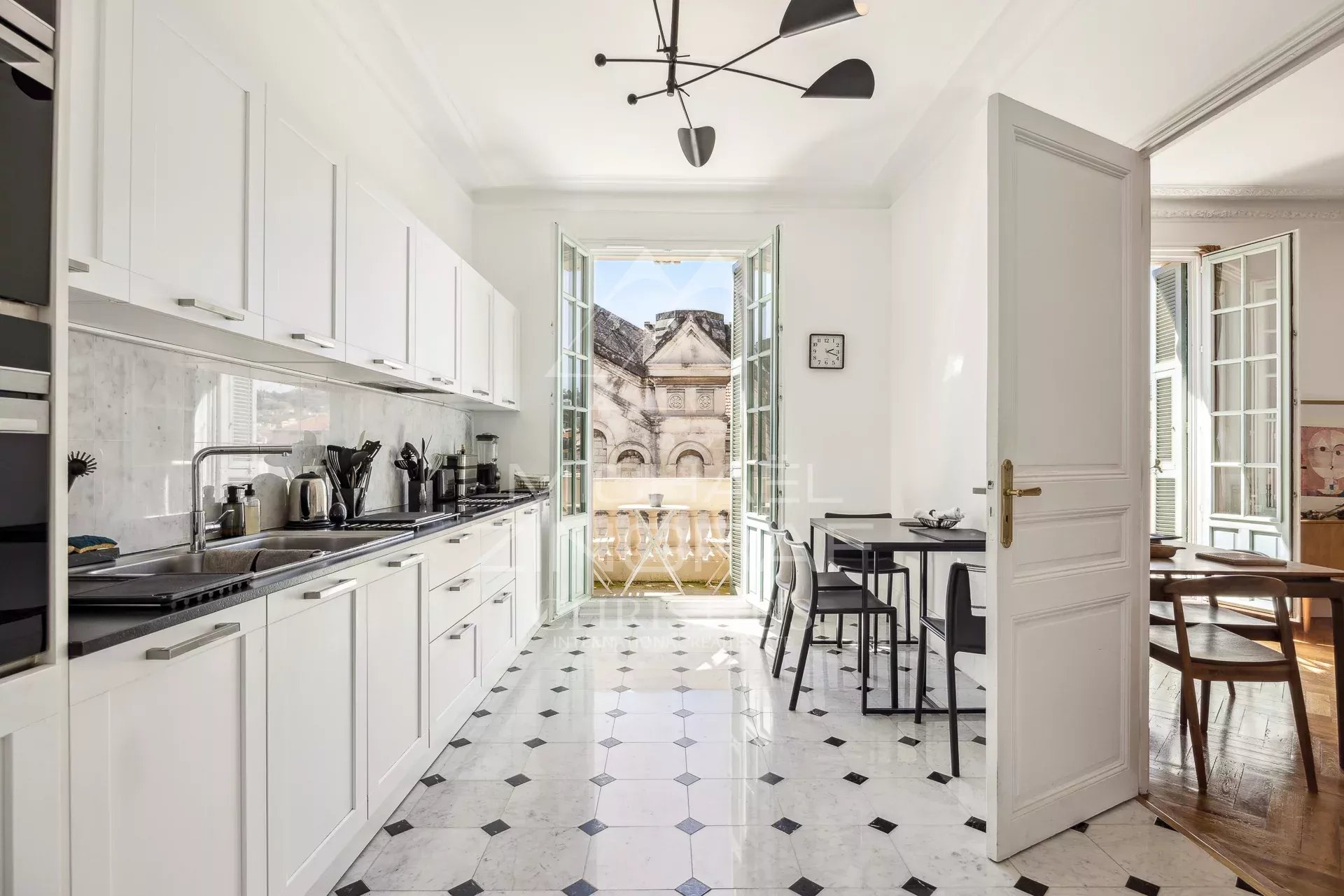 CARRÉ D'OR – 4/5 ROOMS – TOP FLOOR – NICE