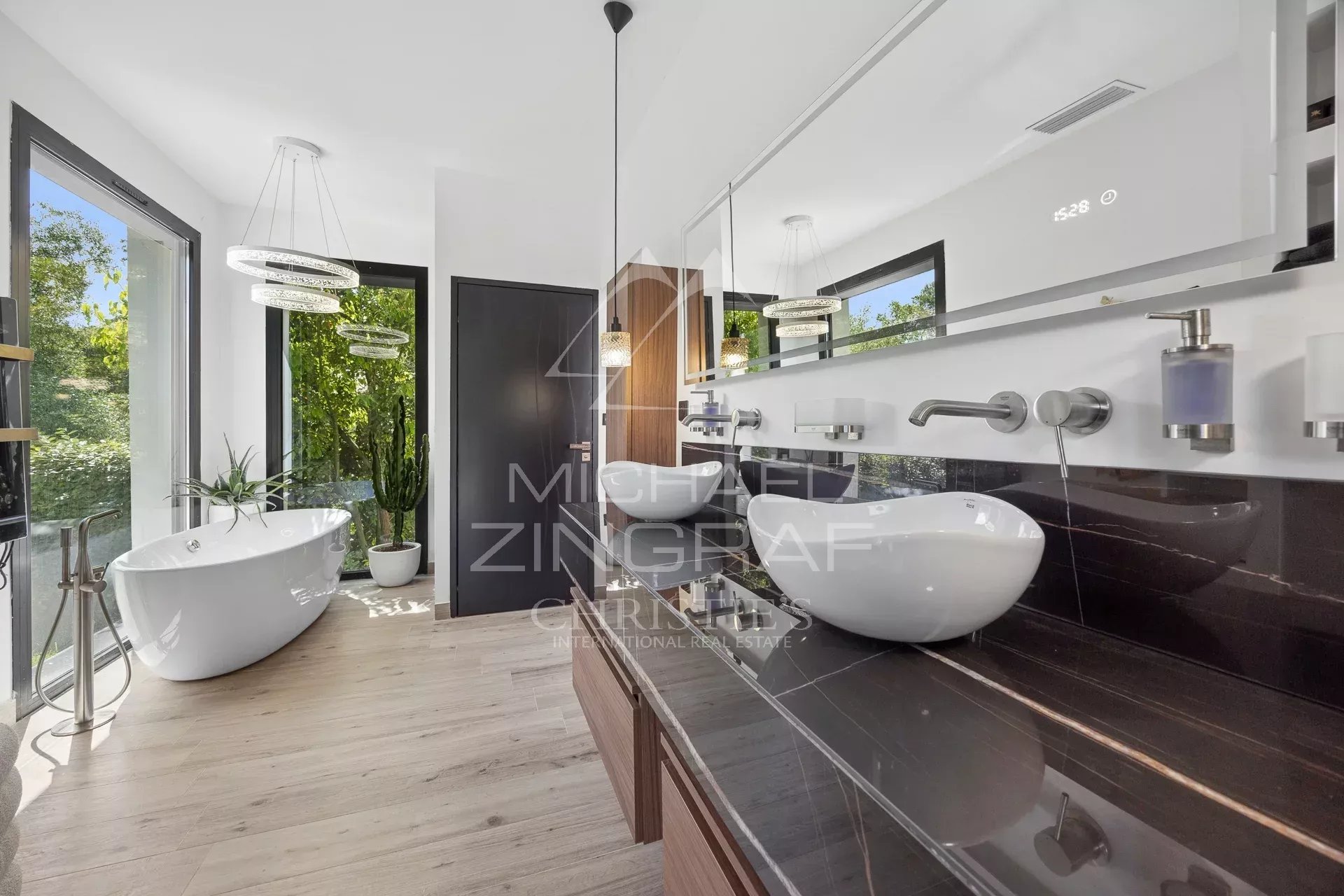 Élégante villa de style contemporain au calme absolu