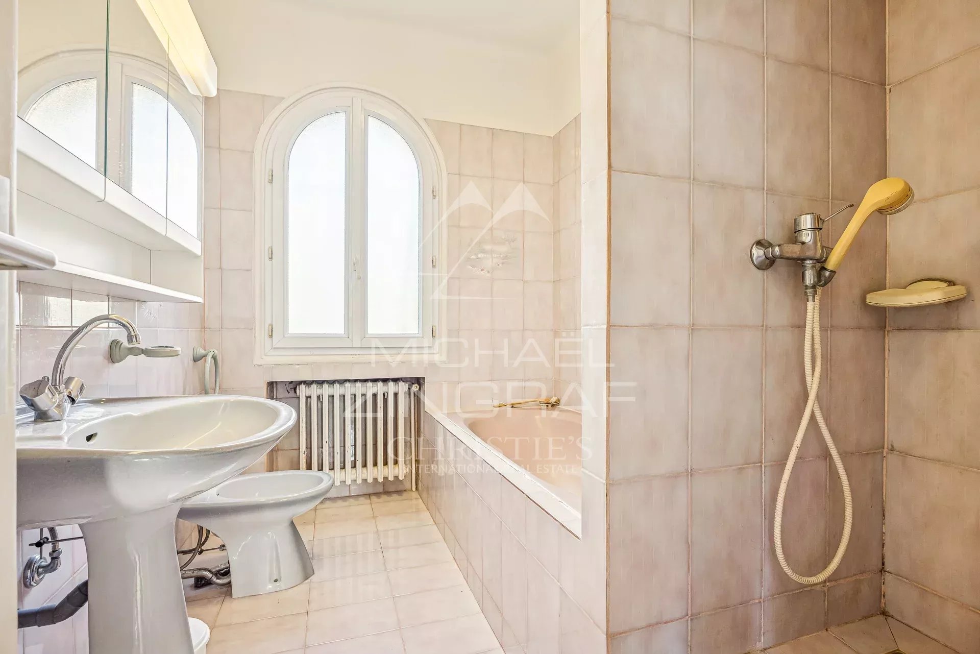 Élégante villa avec jardin bucolique au Cap d’Antibes