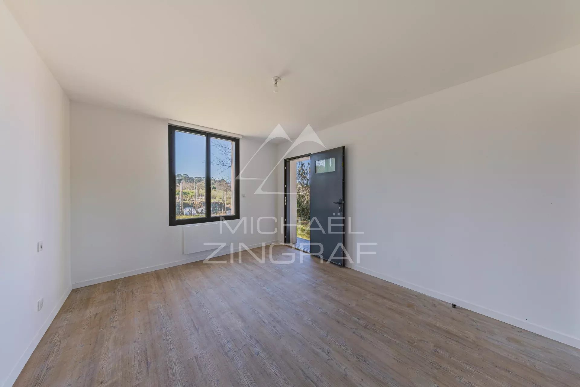 Une villa d'architecte dans un décor authentique au Port de la Hume