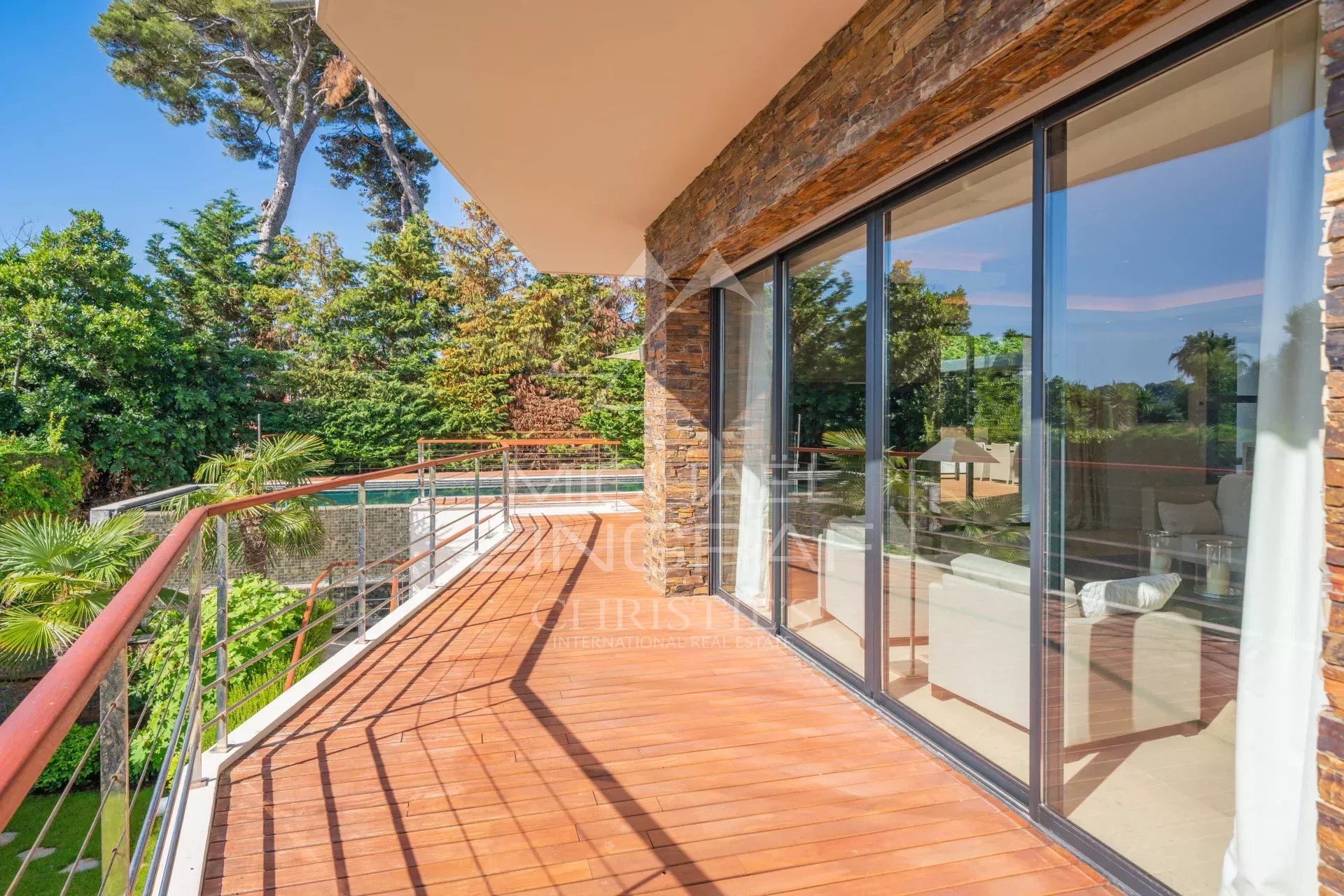 Modern renovierte Villa nahe der Strände von Garoupe