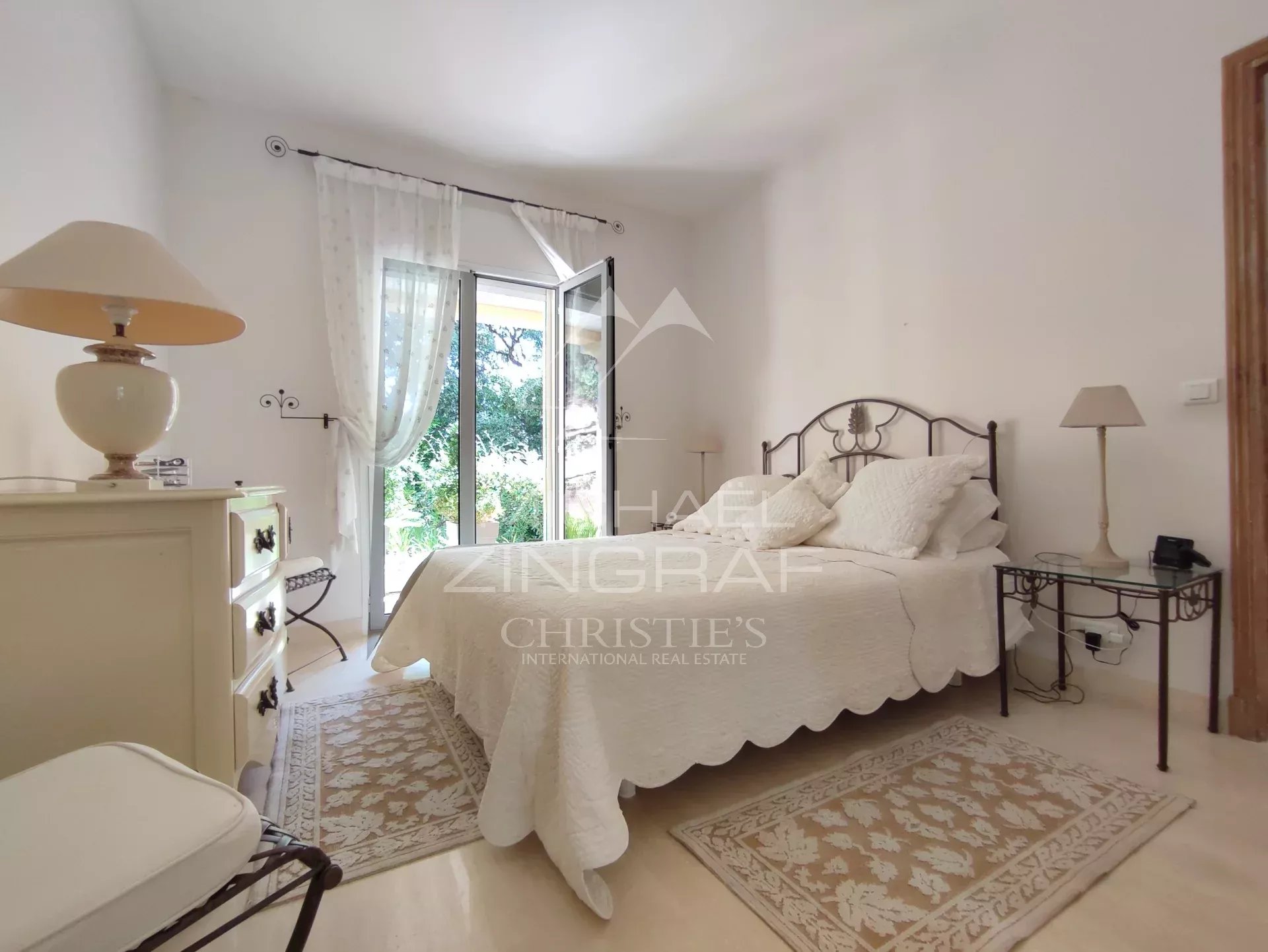 IN DER NÄHE VON CANNES – VILLA MIT MEERBLICK – ANTHEOR