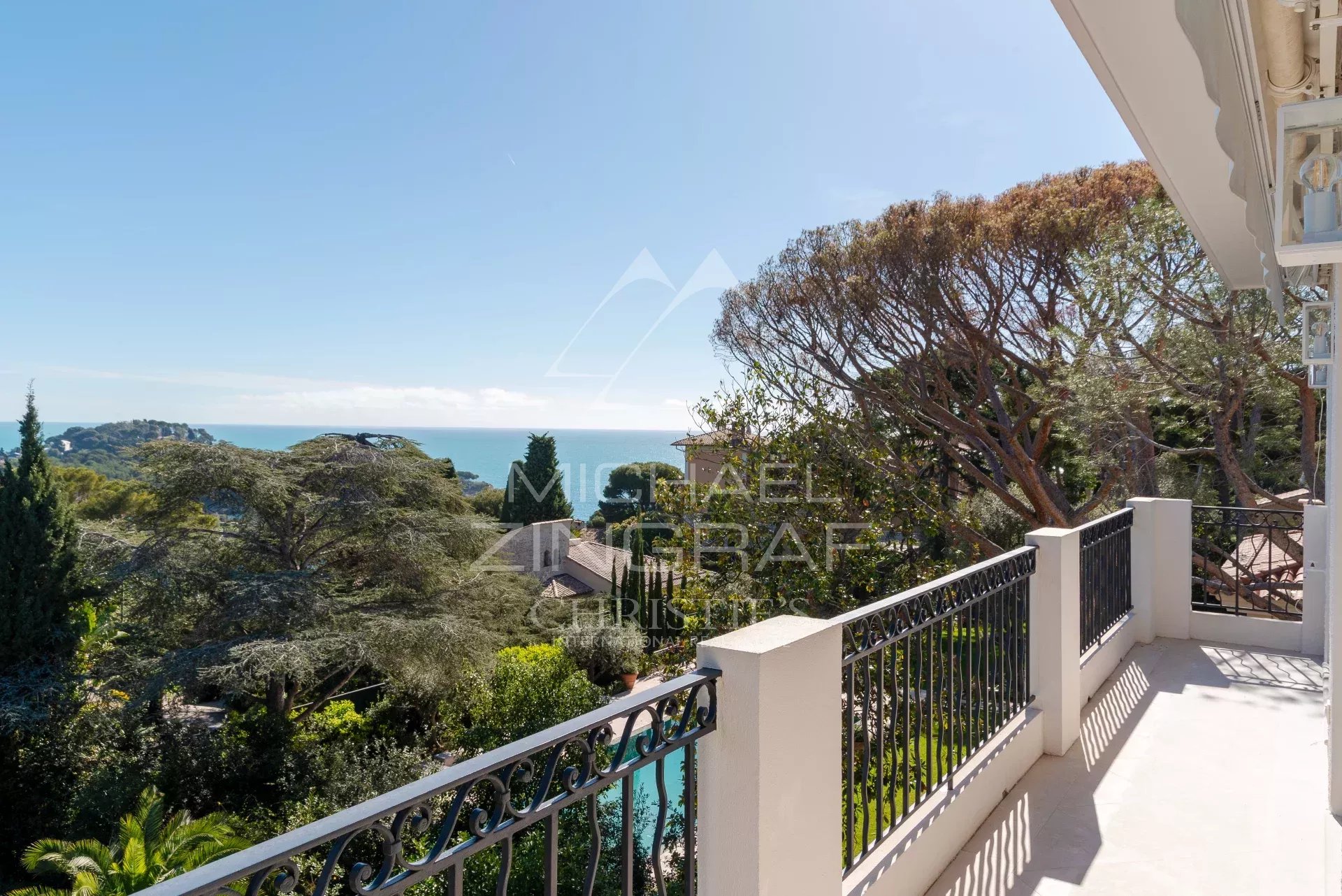 Renoviertes Penthouse mit herrlichem Meerblick