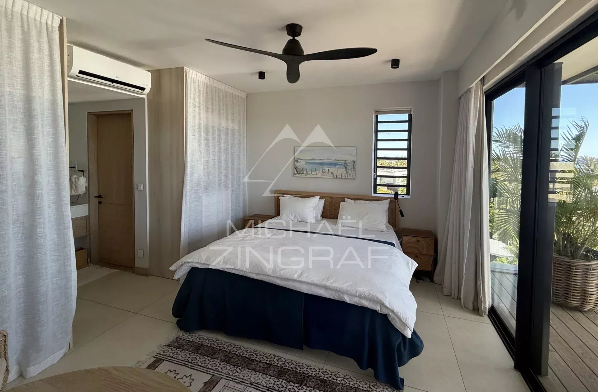 Luxury Penthouse with Sea Views – Pointe aux Canonniers