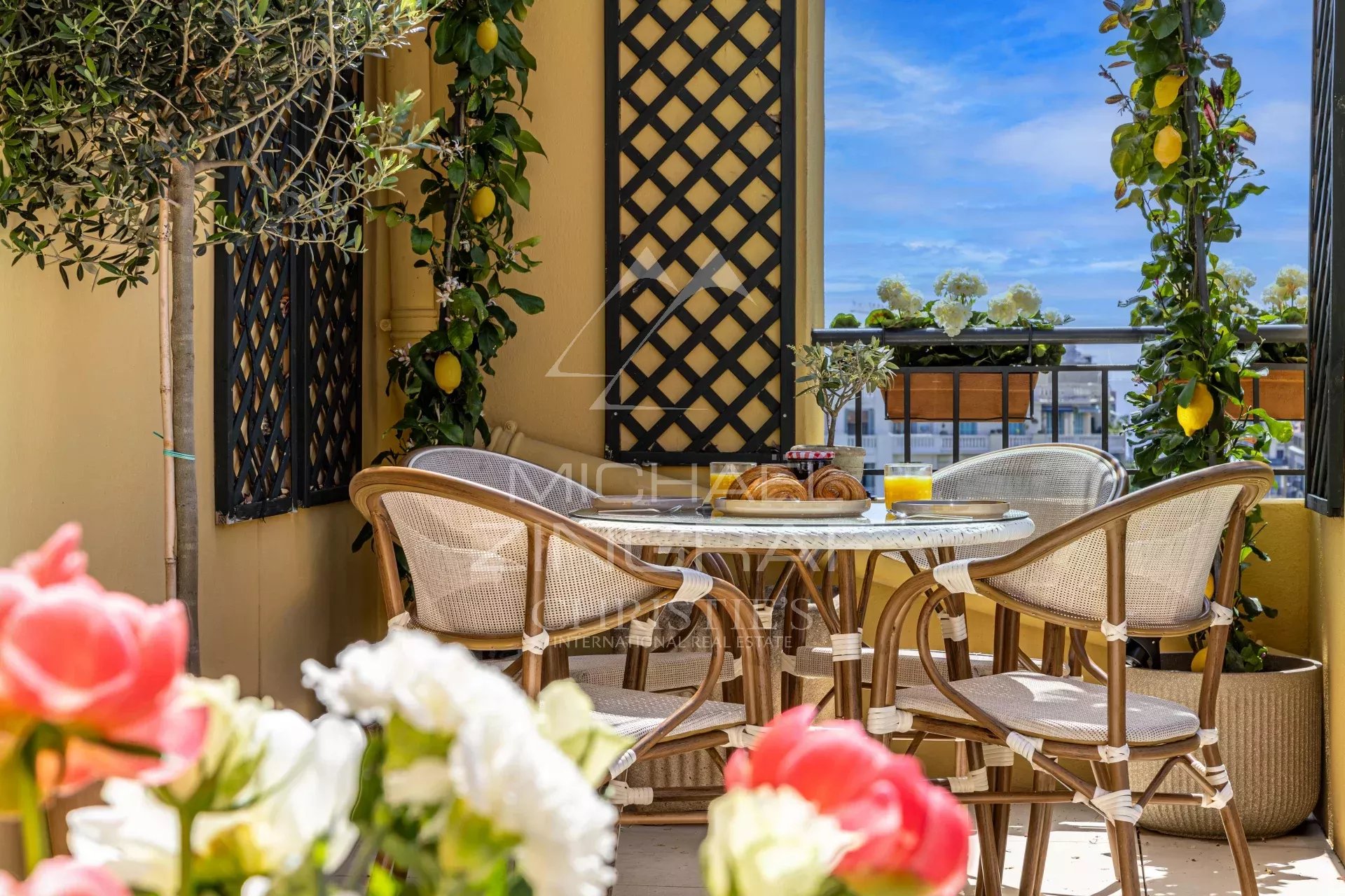 Exceptional Penthouse with Panoramic Terraces – Nice City Centre