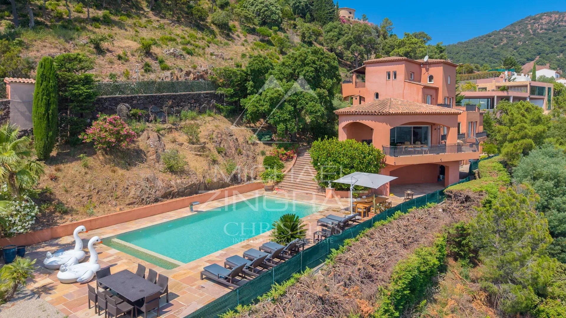 Close to Cannes - Family home