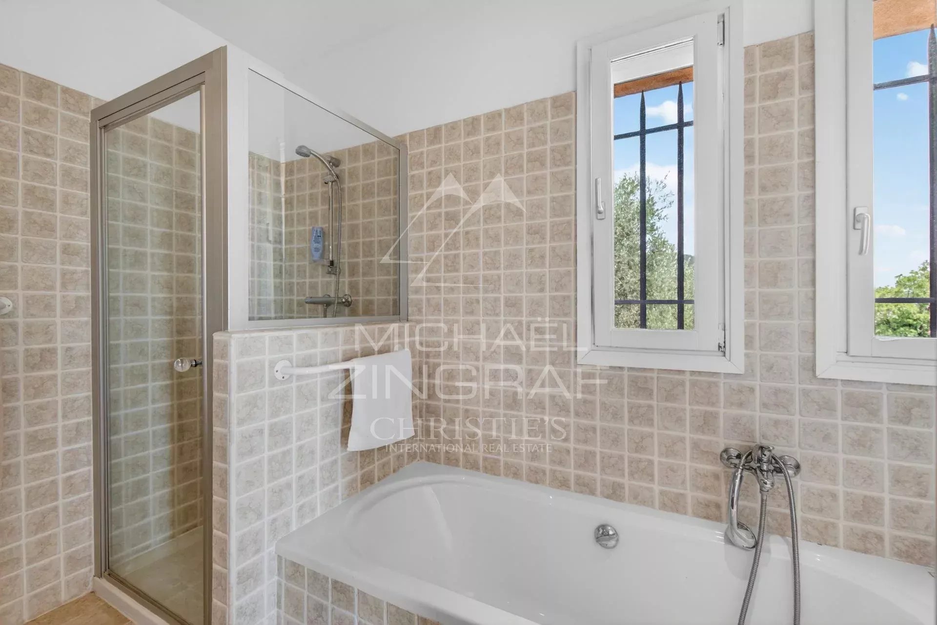 Elegant Provençal villa