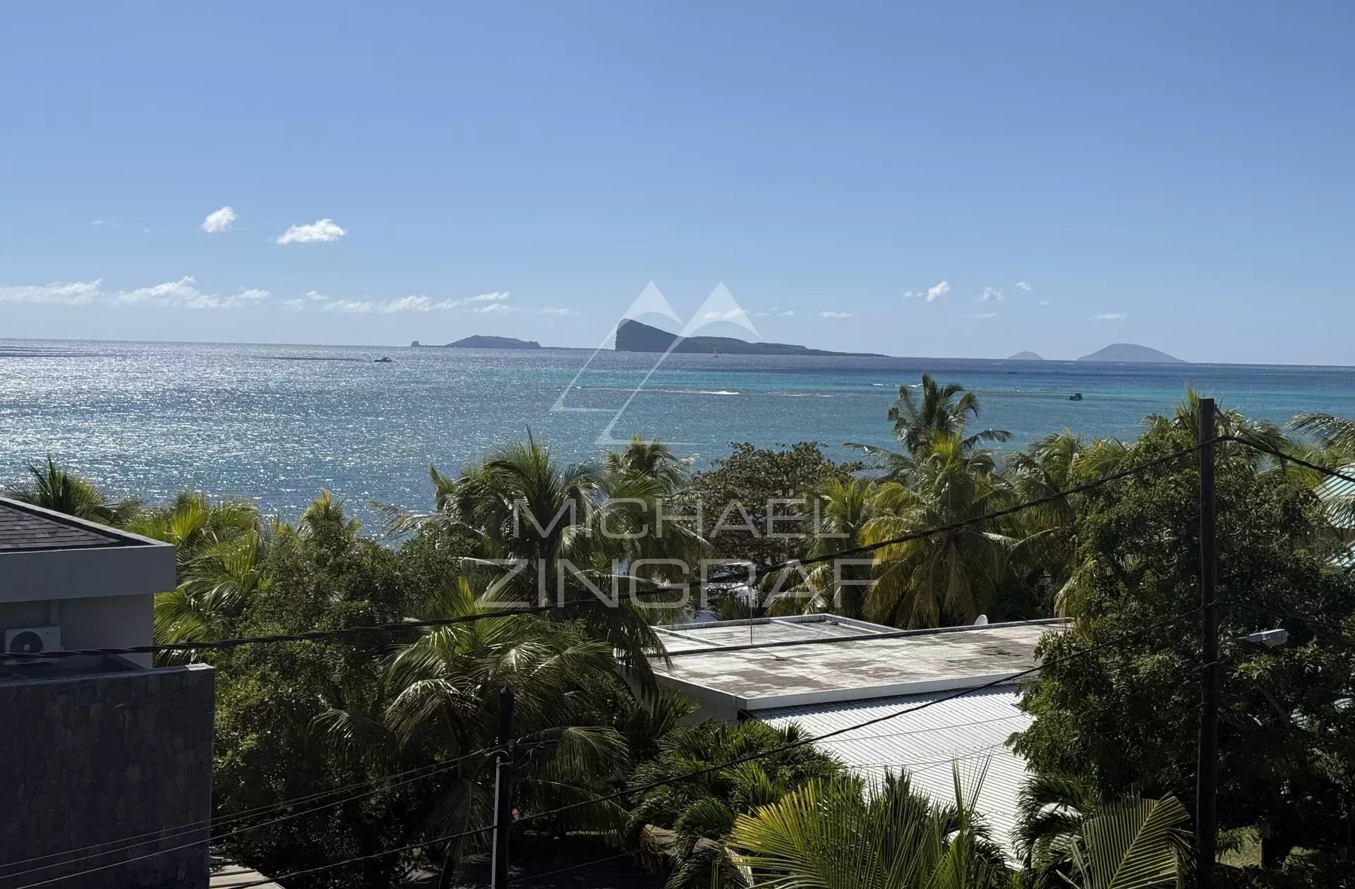 Luxury Penthouse with Sea Views – Pointe aux Canonniers