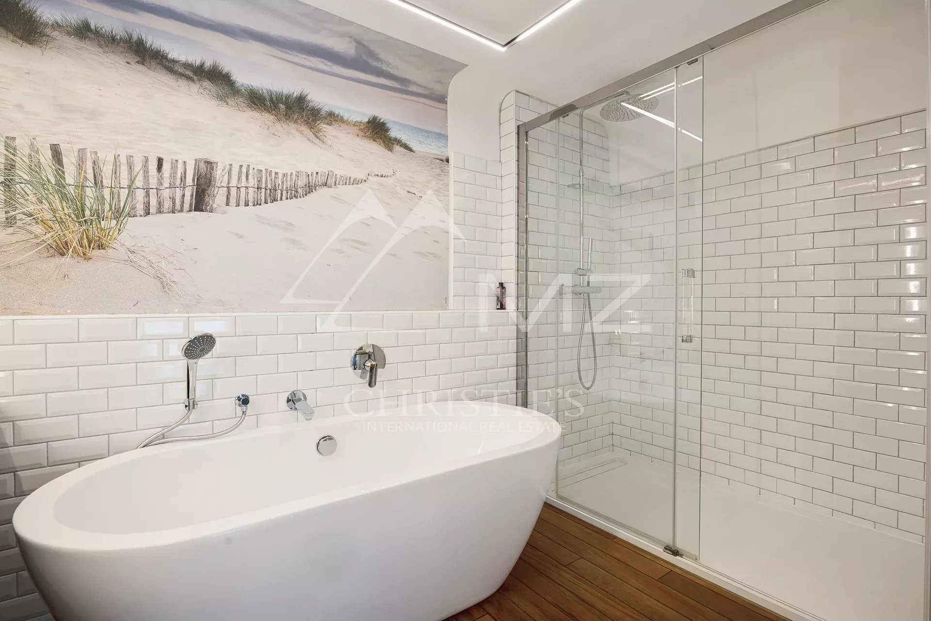 Vast Atypical Loft in Cannes Montfleury