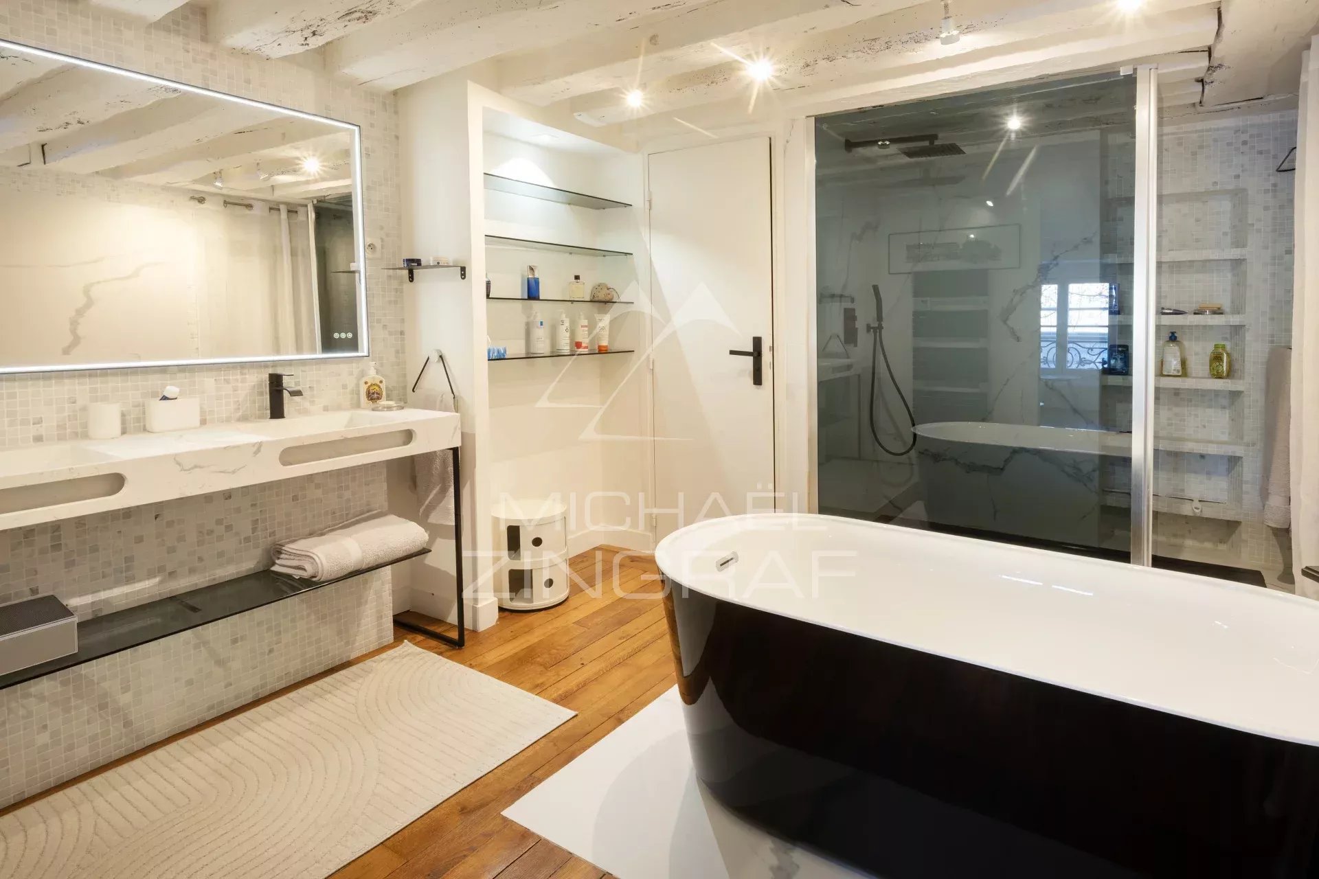 A vendre - Quai Voltaire - 2 suites - Parfait état - Vue Scène