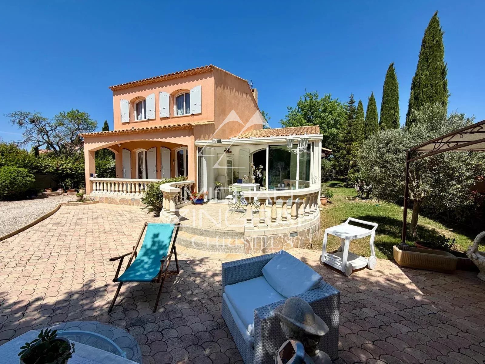 Maison Néo-provençale au coeur de la Provence