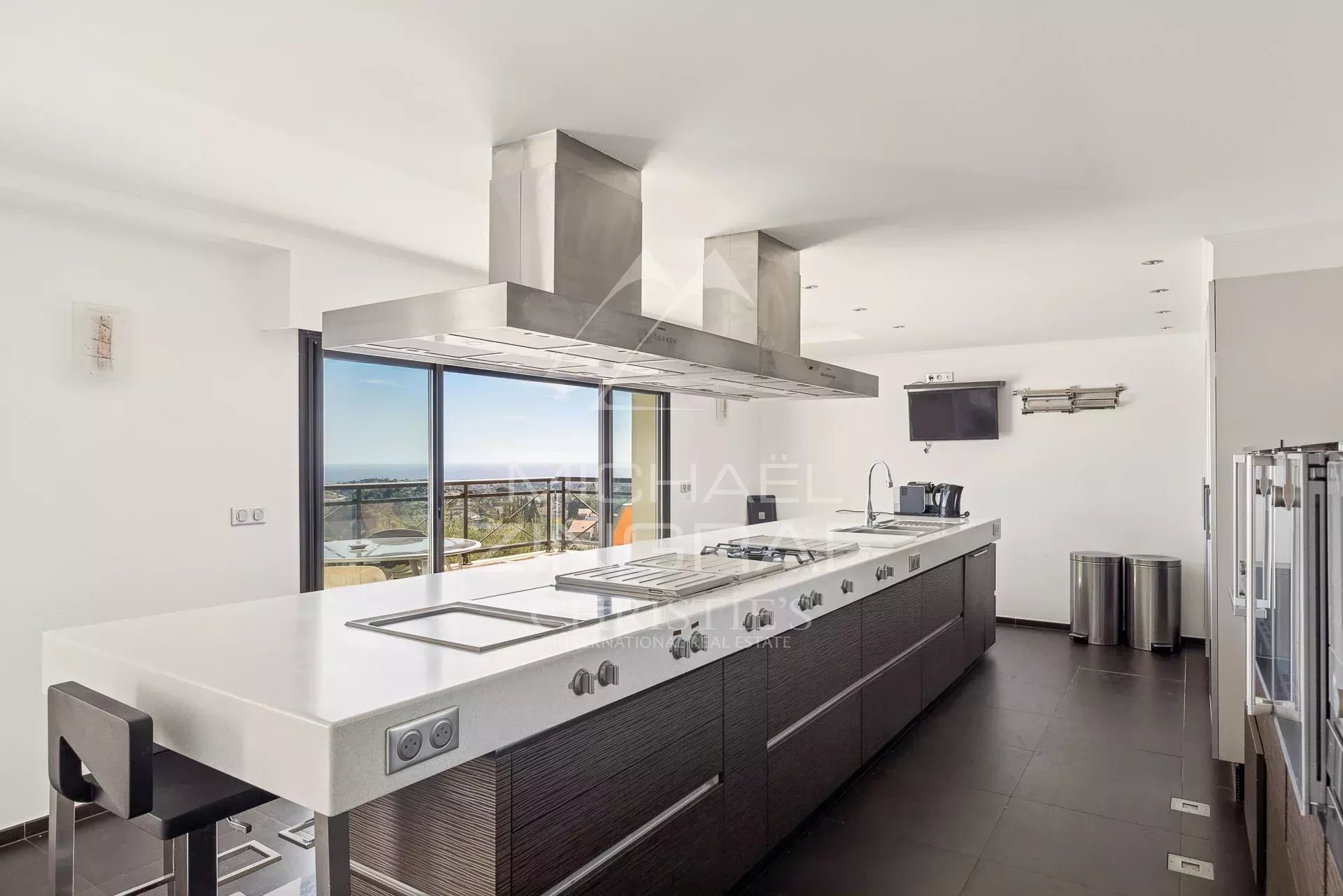 Proche Saint-Paul-de-Vence - Superbe villa d’architecte avec vue mer panoramique