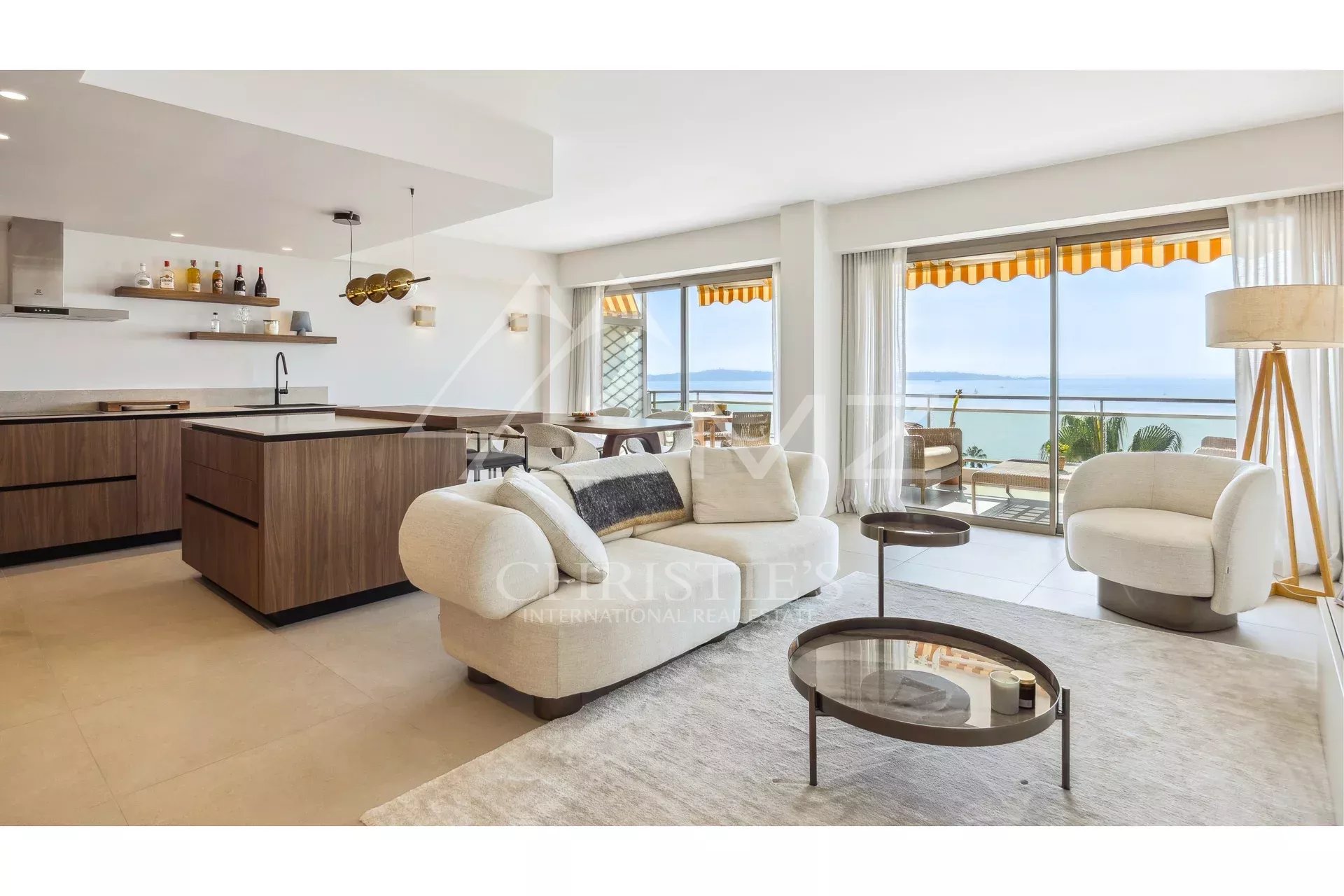 Contemporary corner apartment