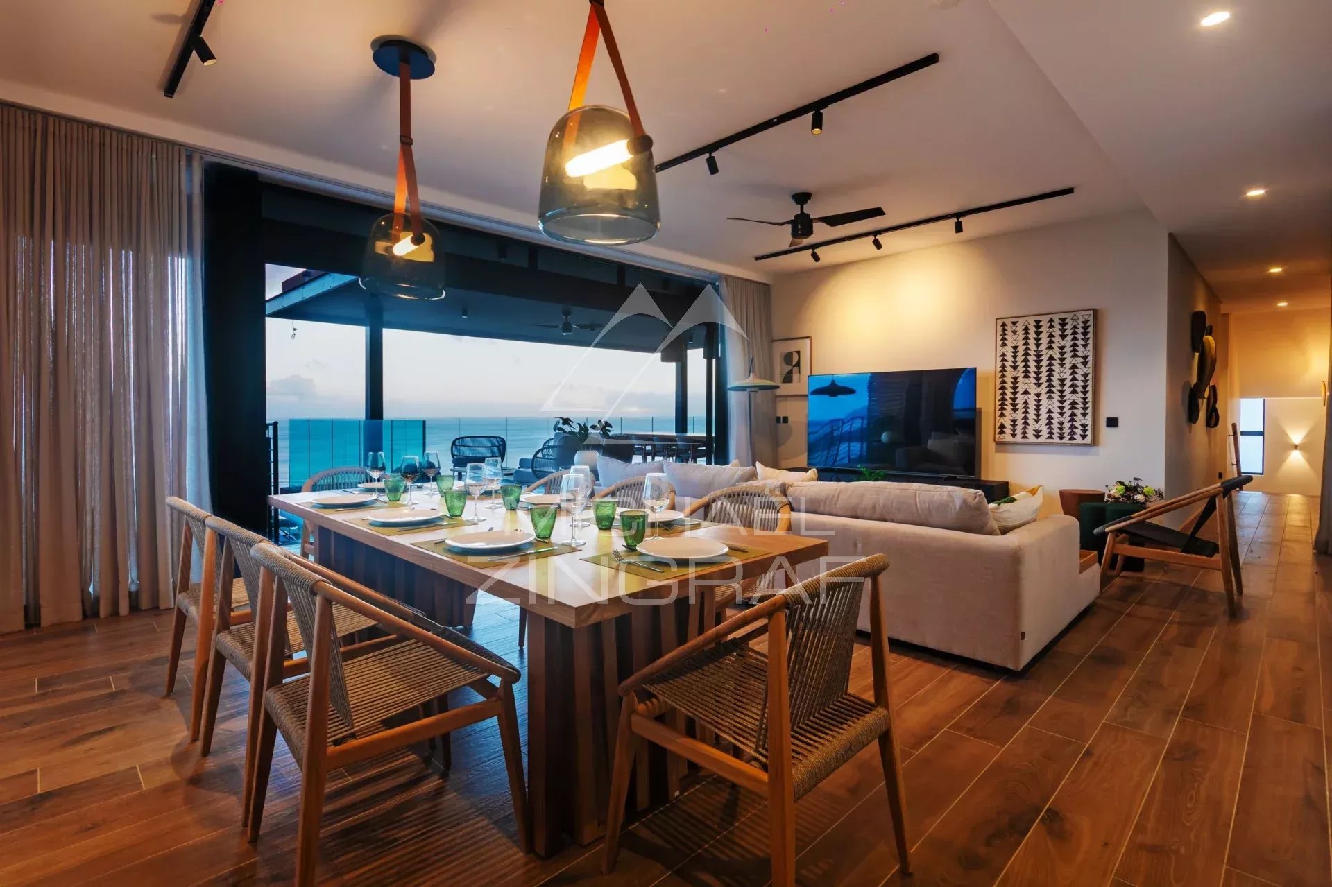 Puppen 5 -Bedroom Villa - Black Riviere