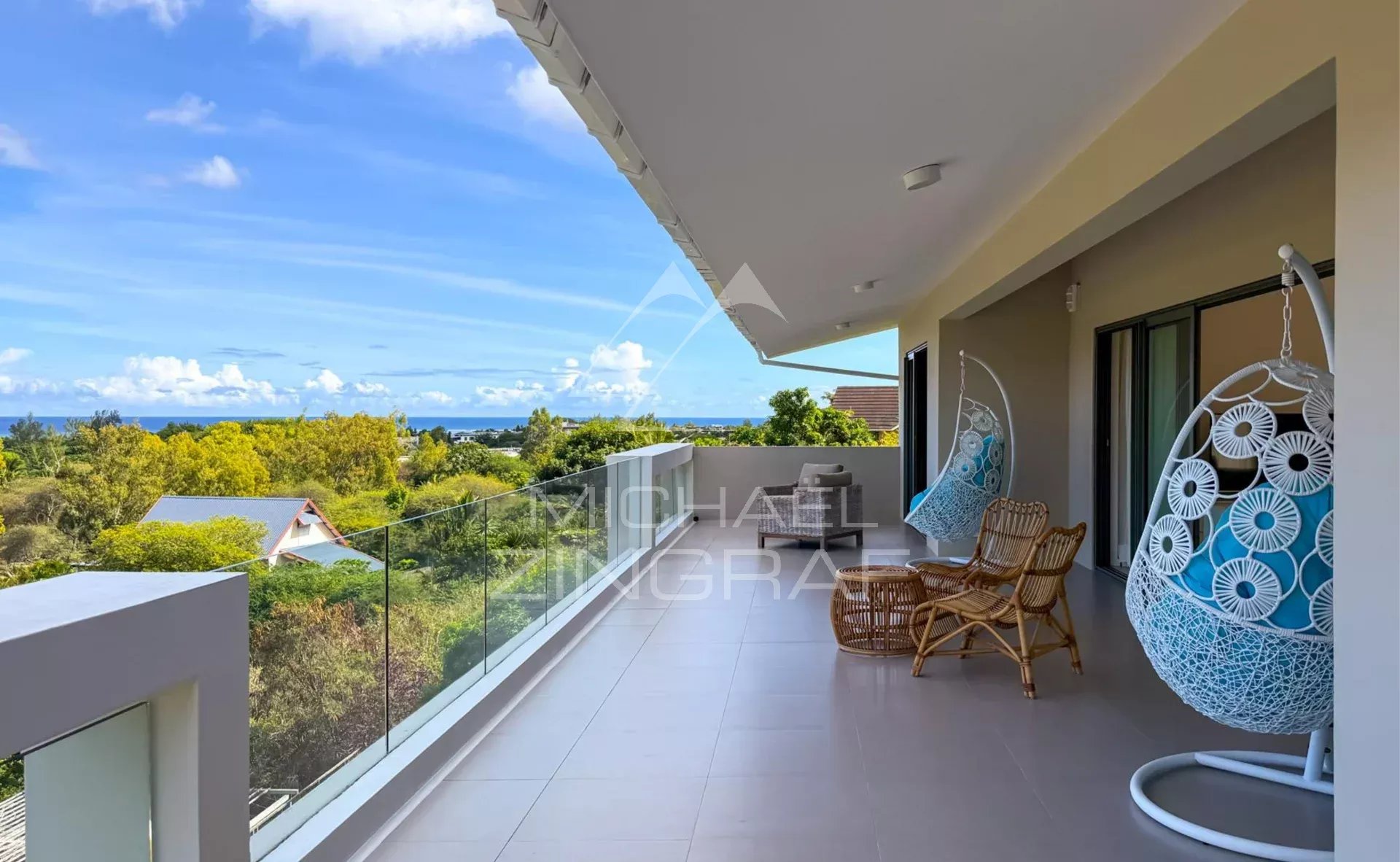 Penthouse d'Exception de 3 Chambres avec Jacuzzi et Vue Panoramique sur l'Océan