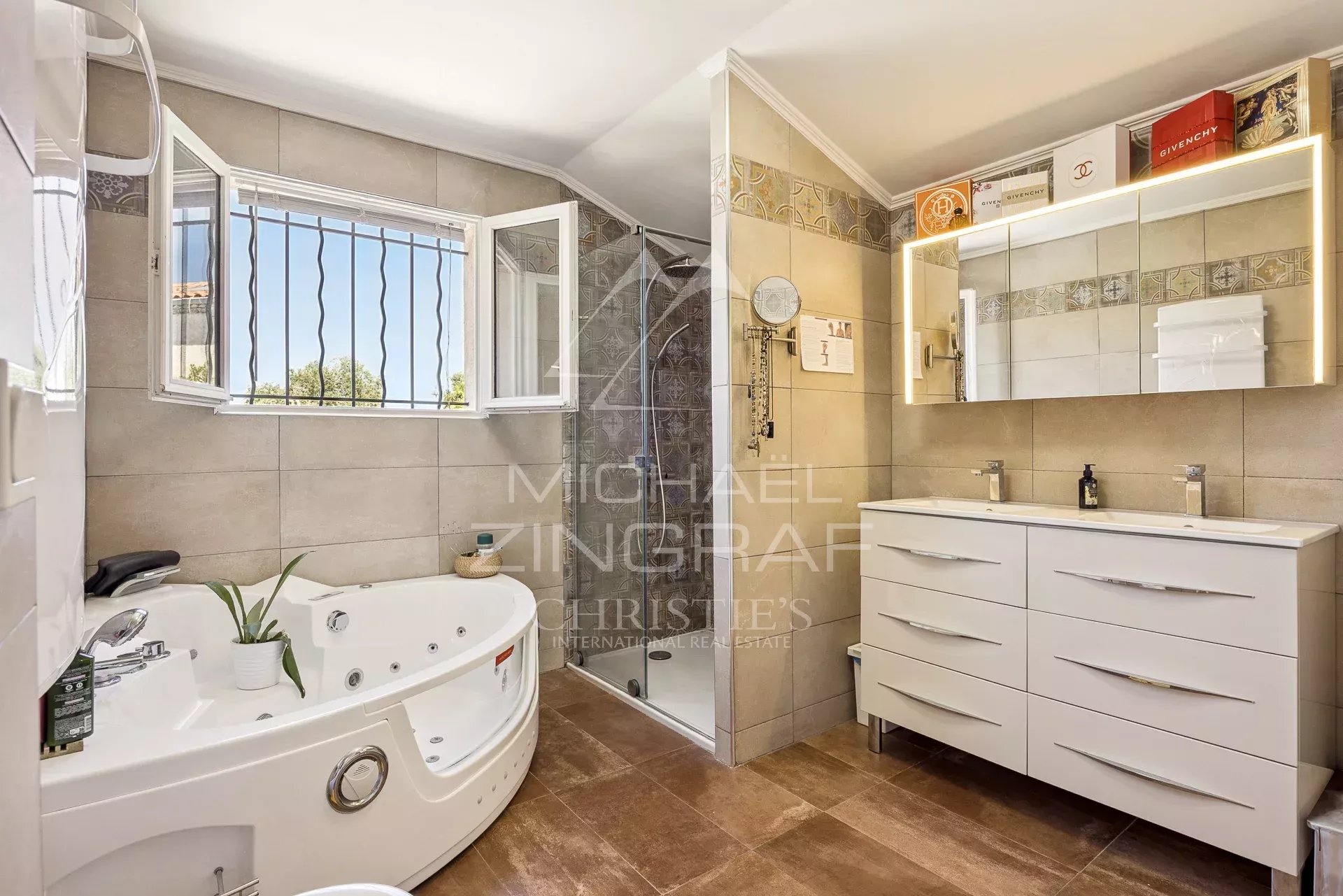 Nahe Nizza - Charmantes Familienanwesen in 300m Entfernung von den Stränden