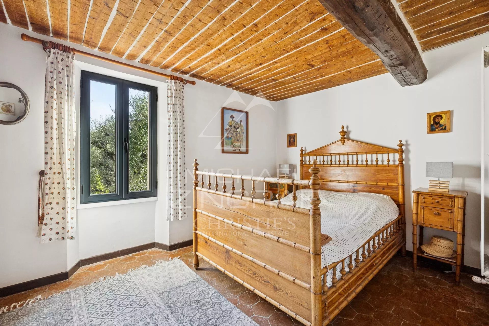 Renovated 18th-Century Provençal Mas
