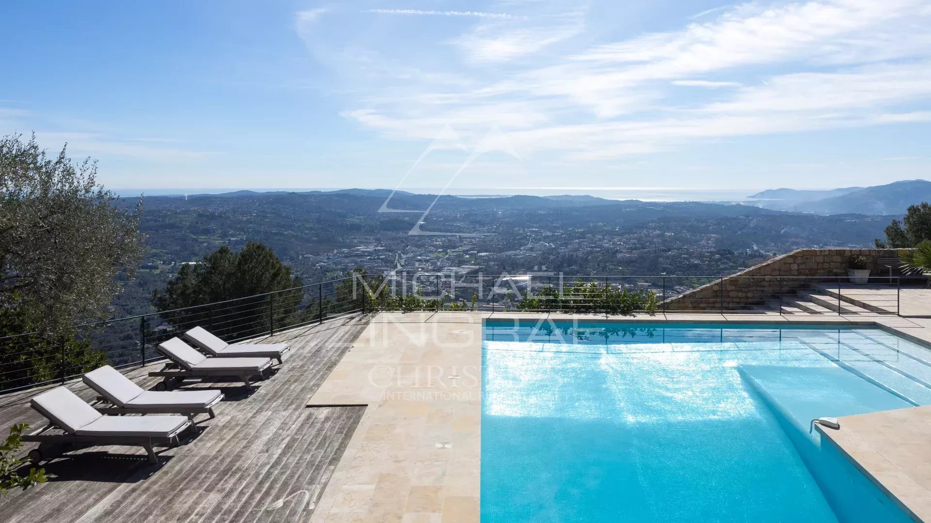 Magnificent Property with Panoramic Sea View