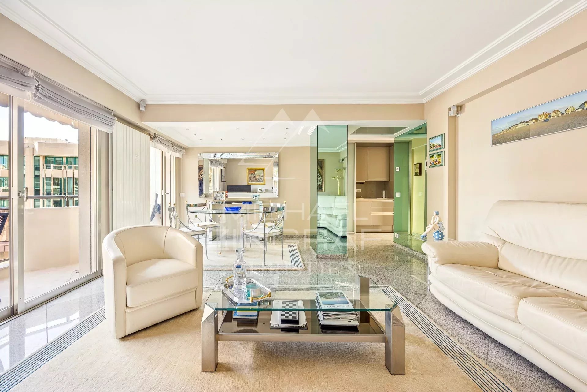 CANNES – ZENTRUM – WOHNUNG MIT MEERBLICK