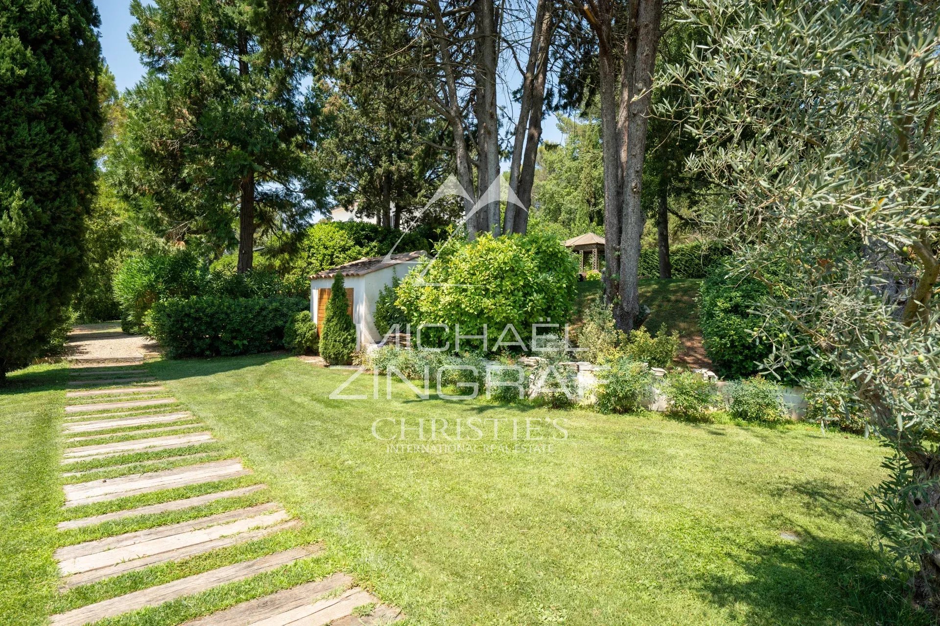 Aix-en-Provence – Anwesen mit Swimmingpool in grüner Umgebung