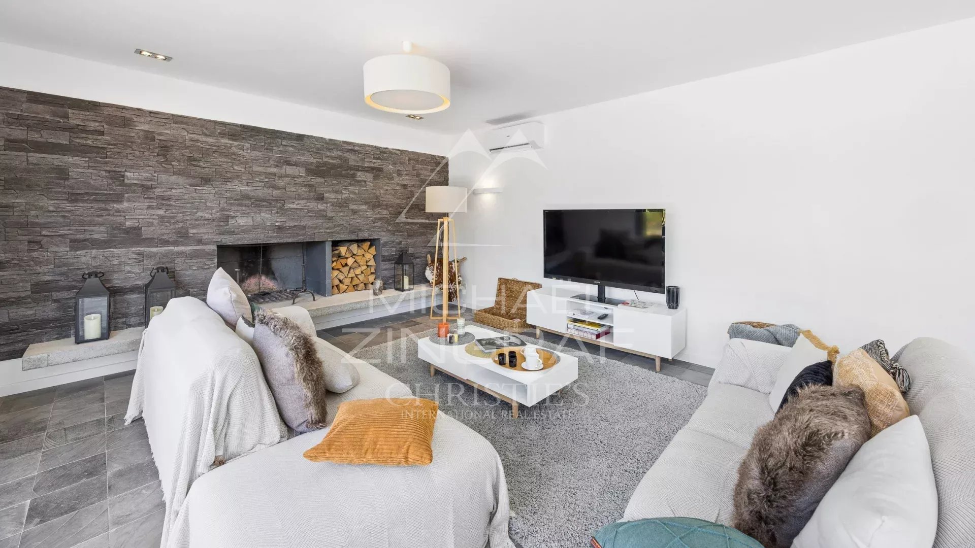 Renovierte Villa in Biot – Beliebte Lage, absolut ruhig, 5 Schlafzimmer, umfassende Ausstattung