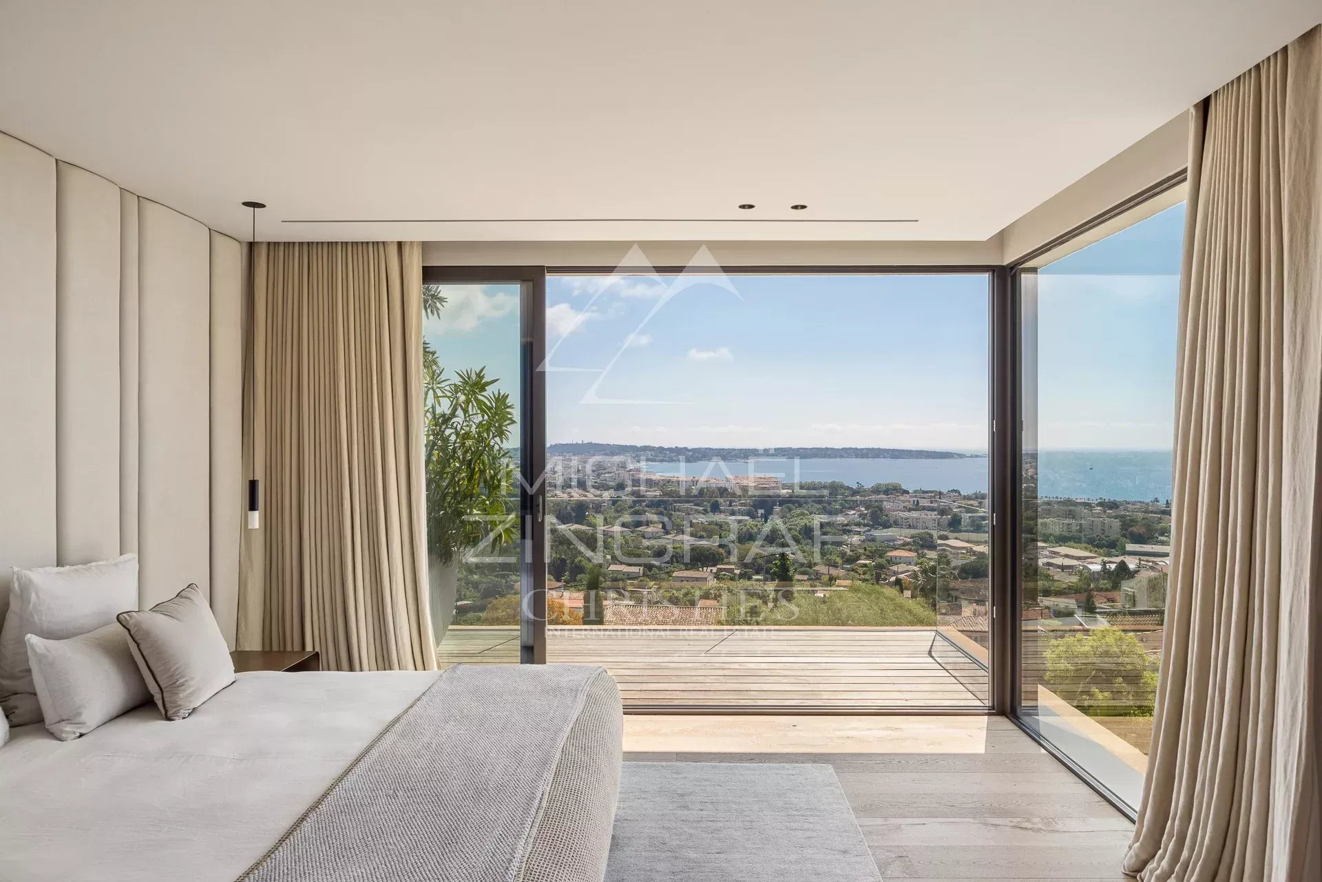 Aux portes de Cannes - Villa d’architecte neuve avec vue mer panoramique