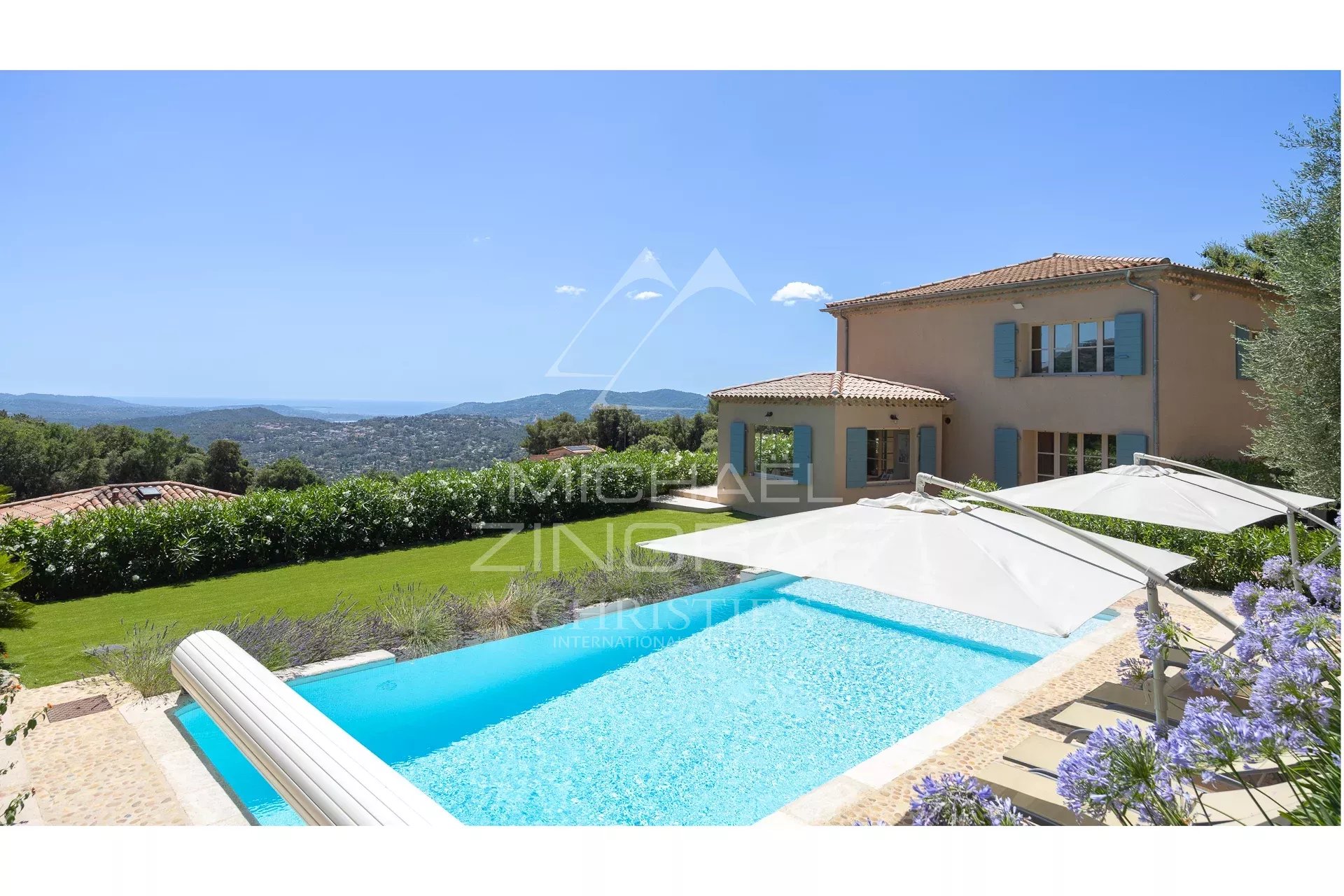 Family Villa with Panoramic Views in a Residential Estate
