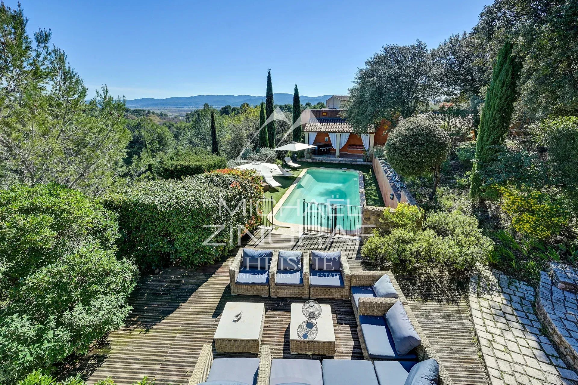 Propriété avec vue au calme