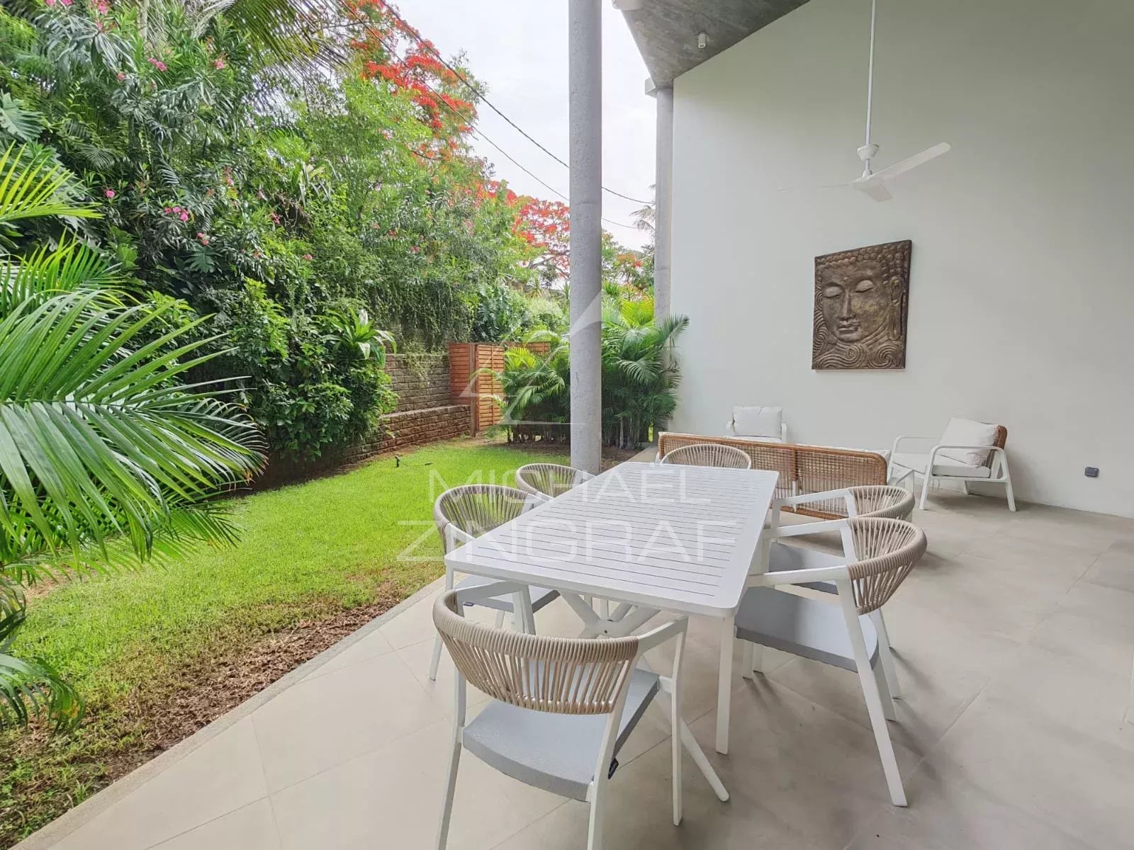 3-Bedroom En Suite Duplex in Pointe aux Canonniers