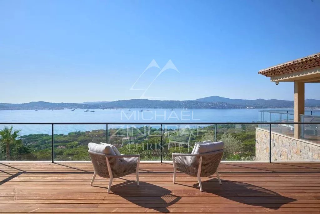 Exceptional villa with breathtaking views of the Bay of Saint-Tropez