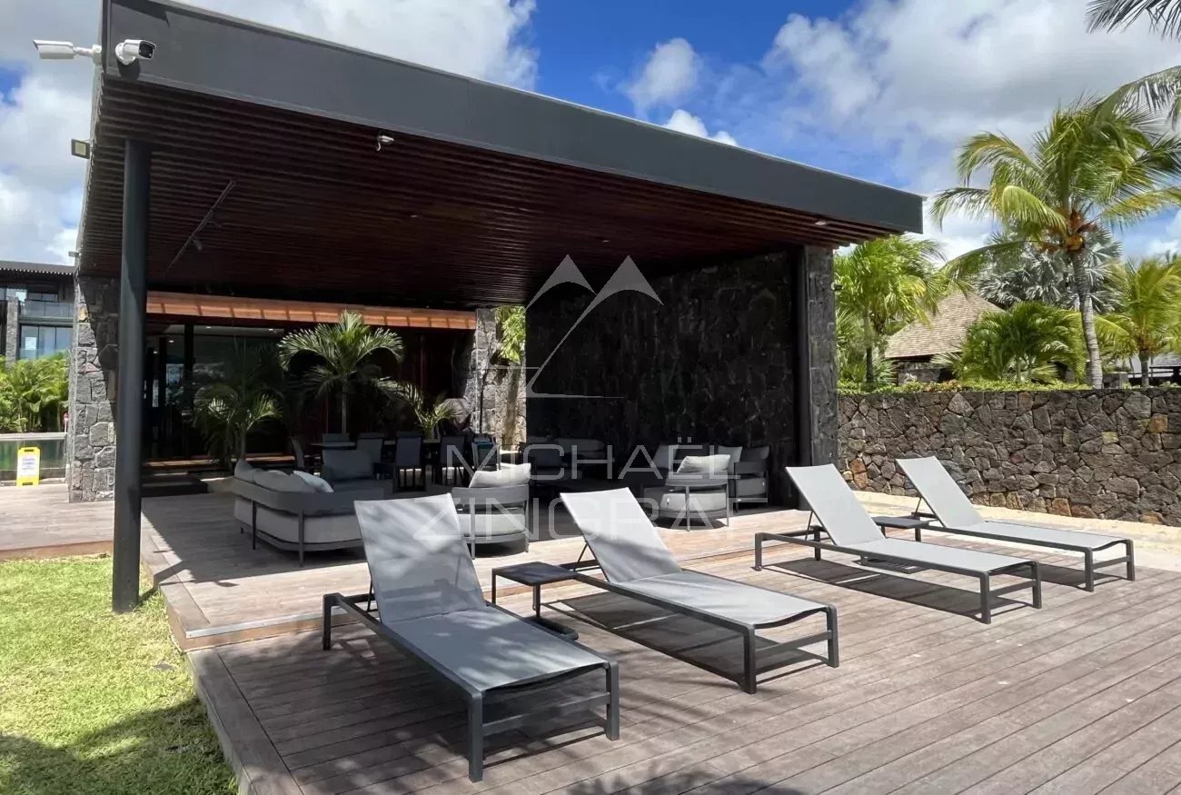 UNIQUE PIEDS DANS L'EAU  – PEREYBERE