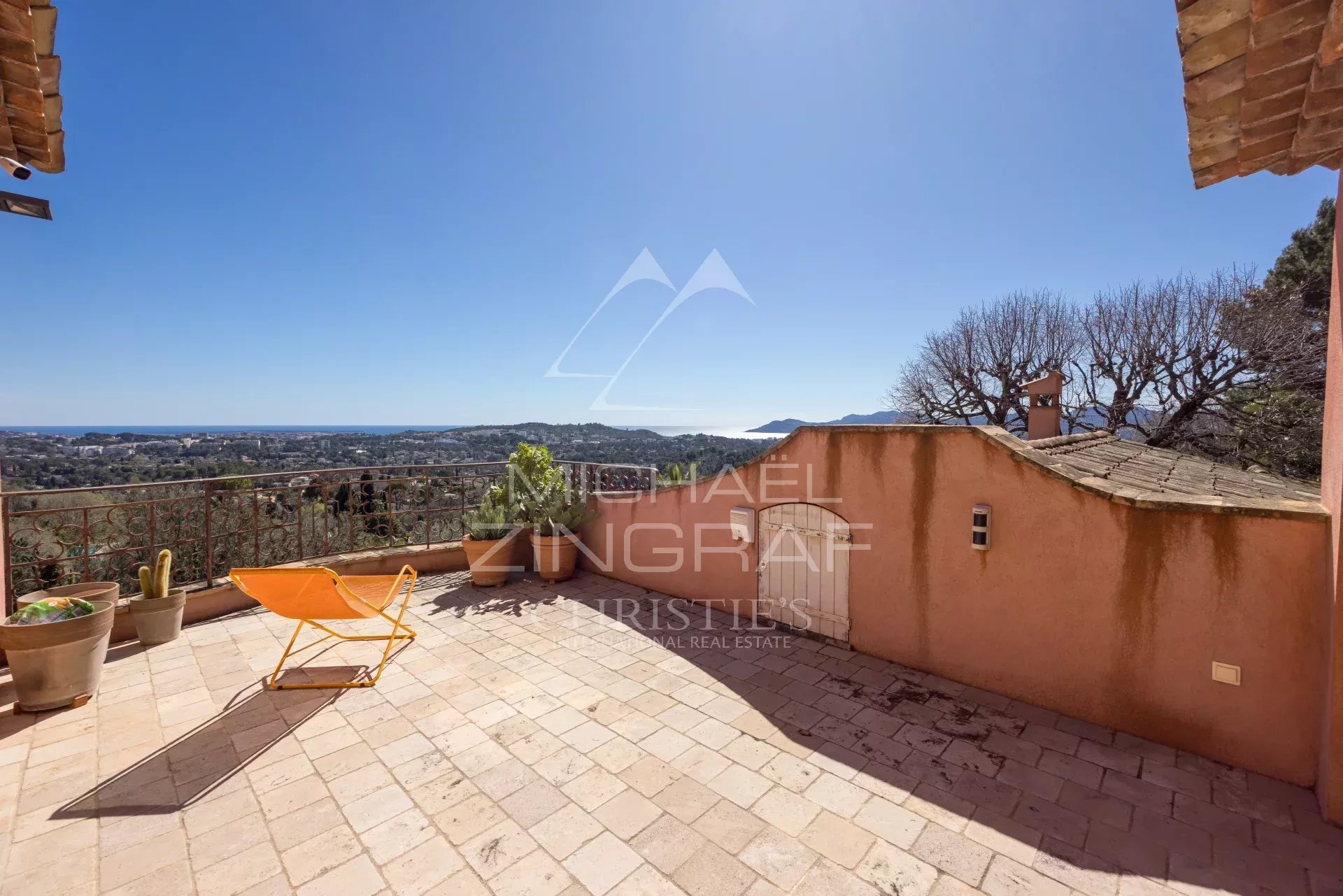 Mougins - Sumptuous villa with panoramic sea view