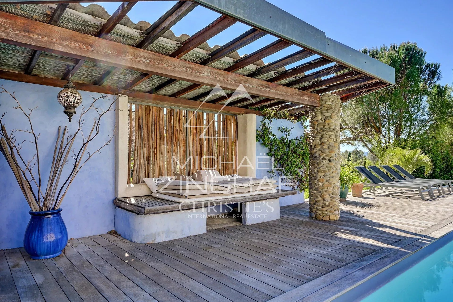 Helles, ruhiges Anwesen