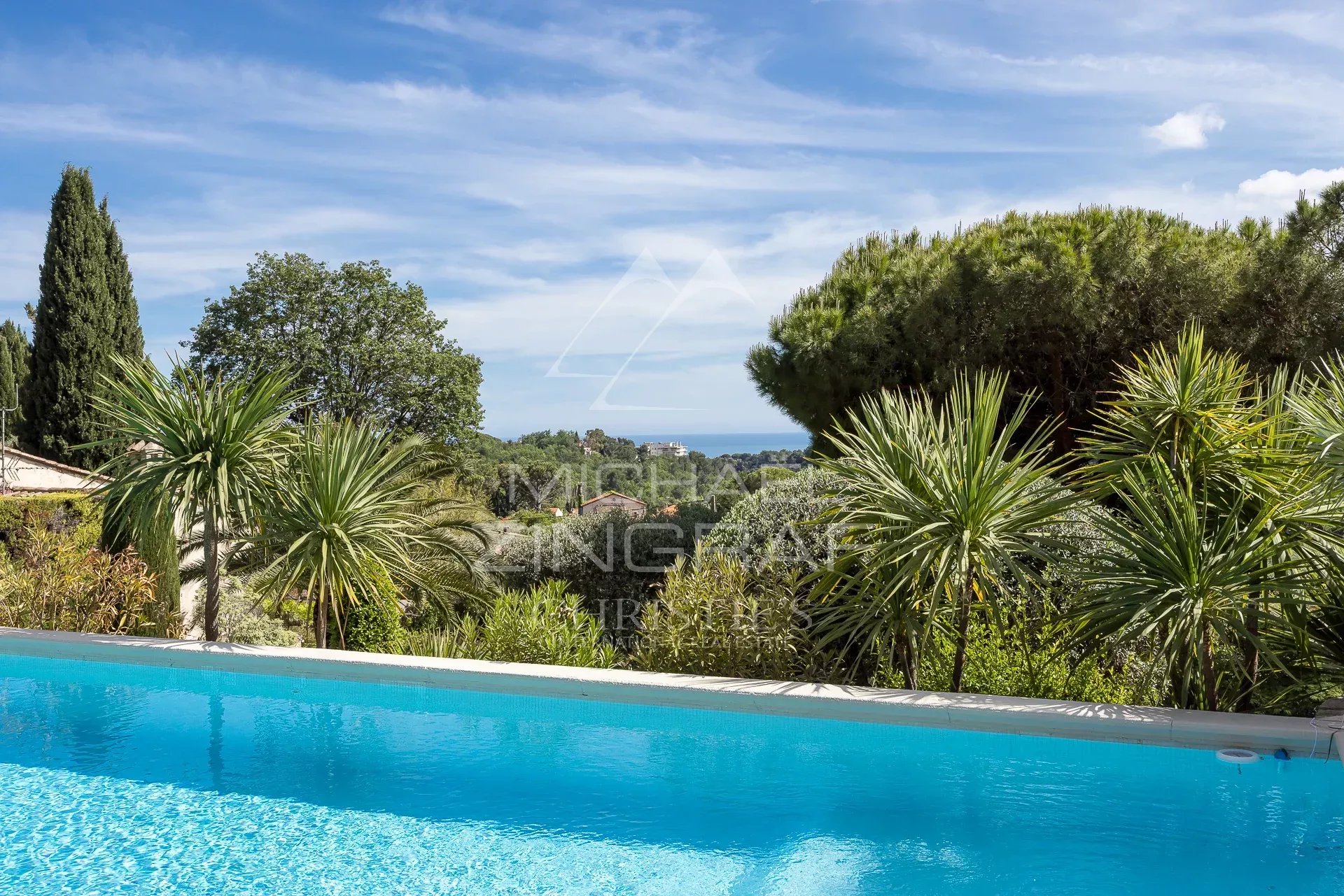 Charmante villa au calme à pied du village de Vence