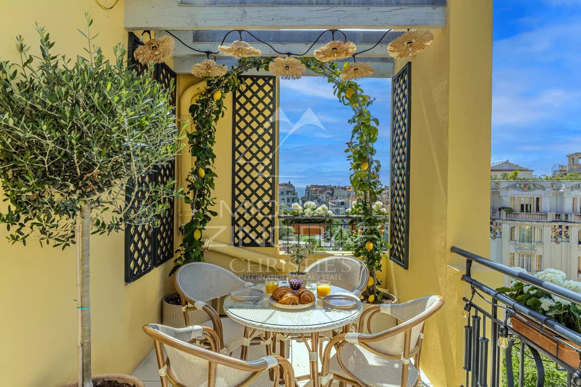Exceptional Penthouse with Panoramic Terraces – Nice City Centre