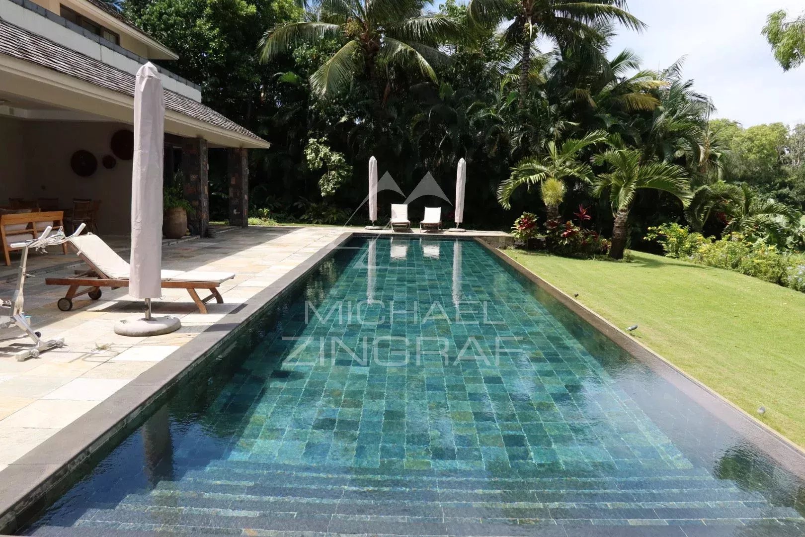 Villa de Prestige face au Golf – Anahita