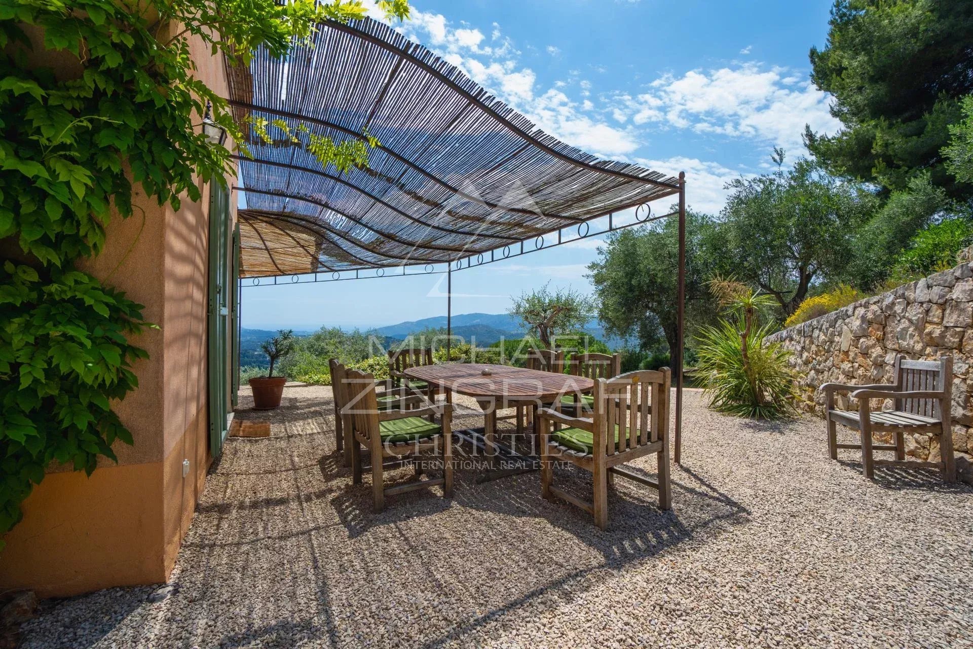 Elegant Provençal villa
