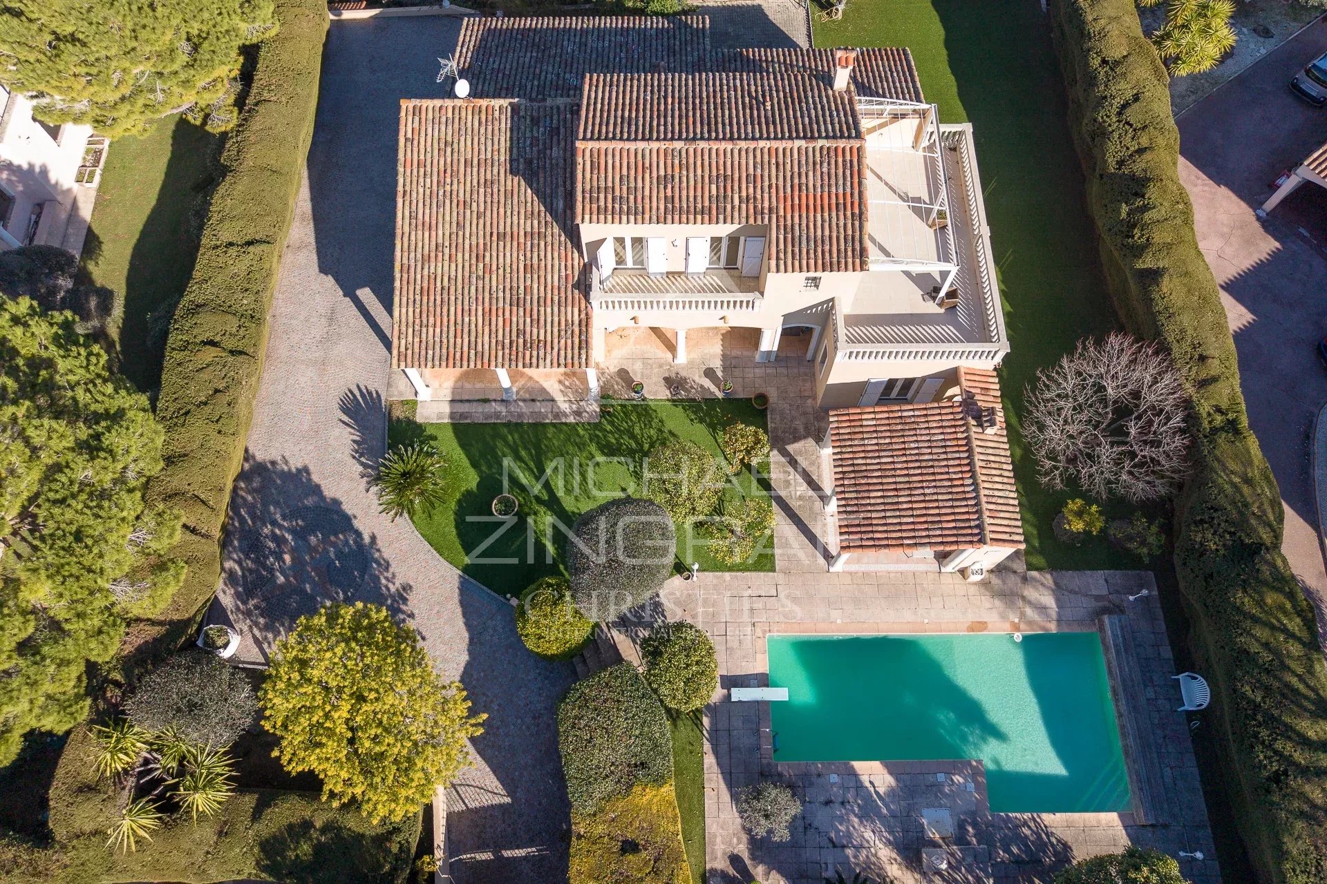 Wunderschöne Villa im neoprovenzalischen Stil in einer privaten Wohnanlage – Le Castellet