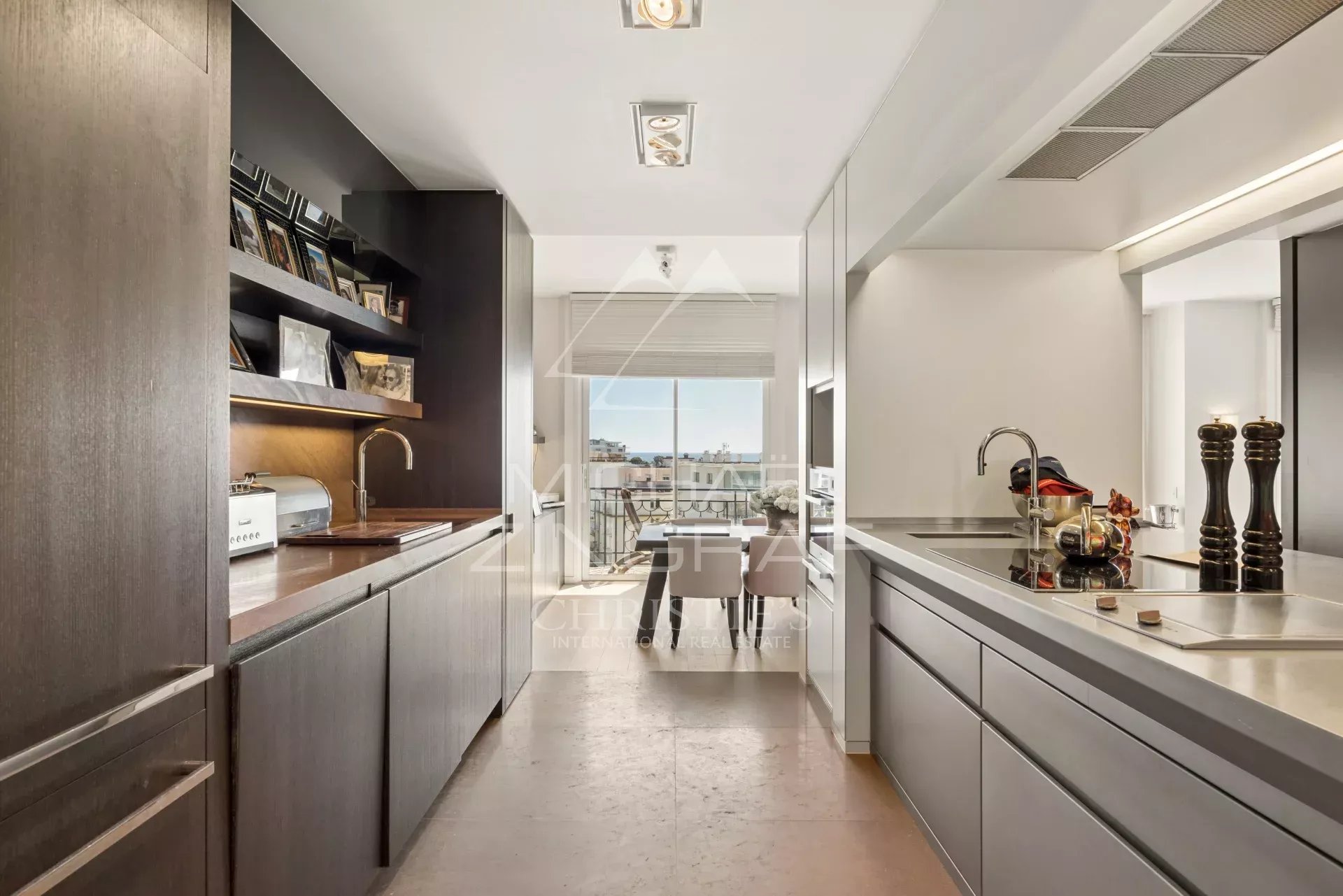 Cannes – Croisette – Penthouse with 120 sqm Rooftop Terrace