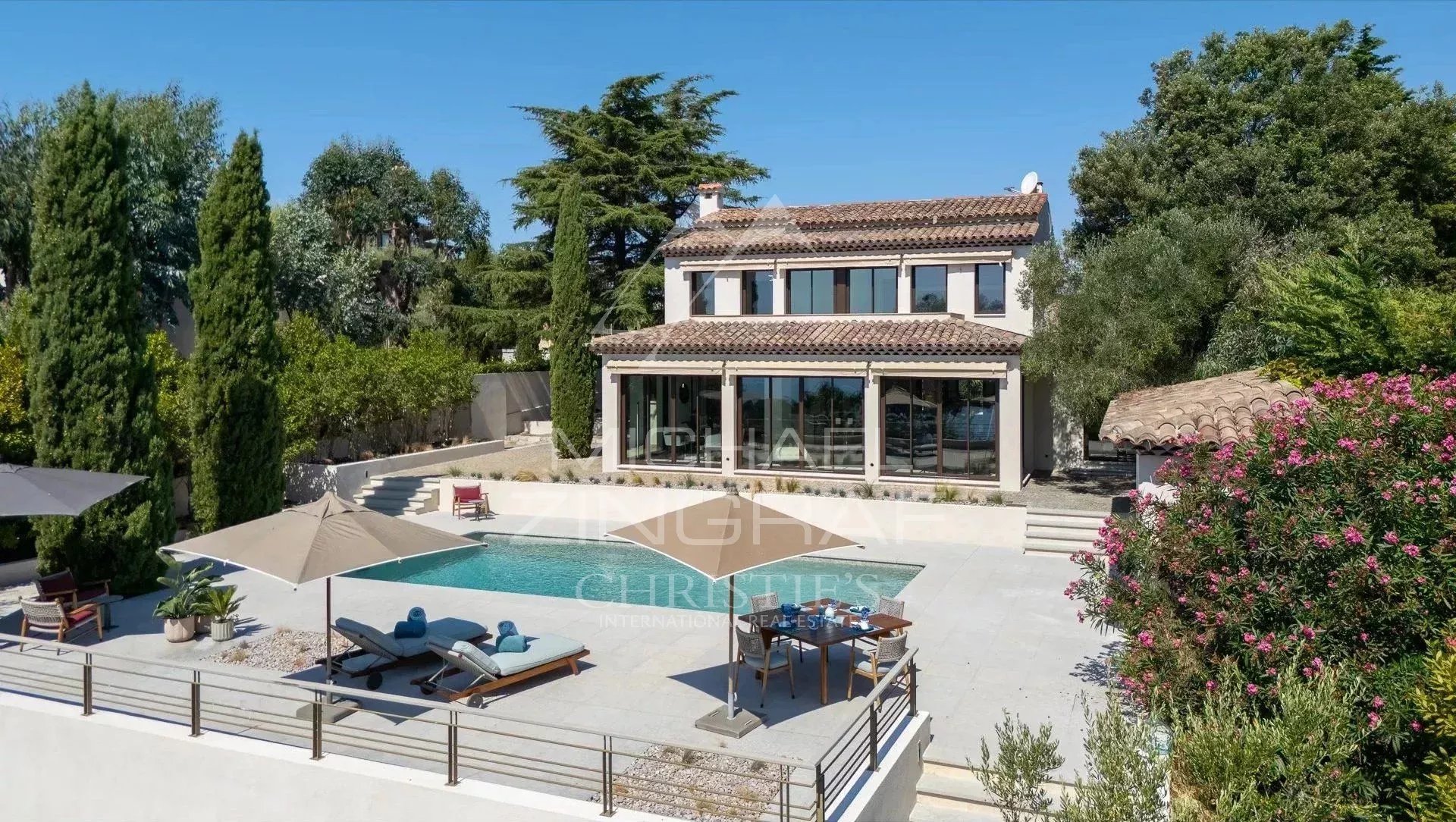 Off market - Super-Cannes - renovated modern Provençal villa with sea view